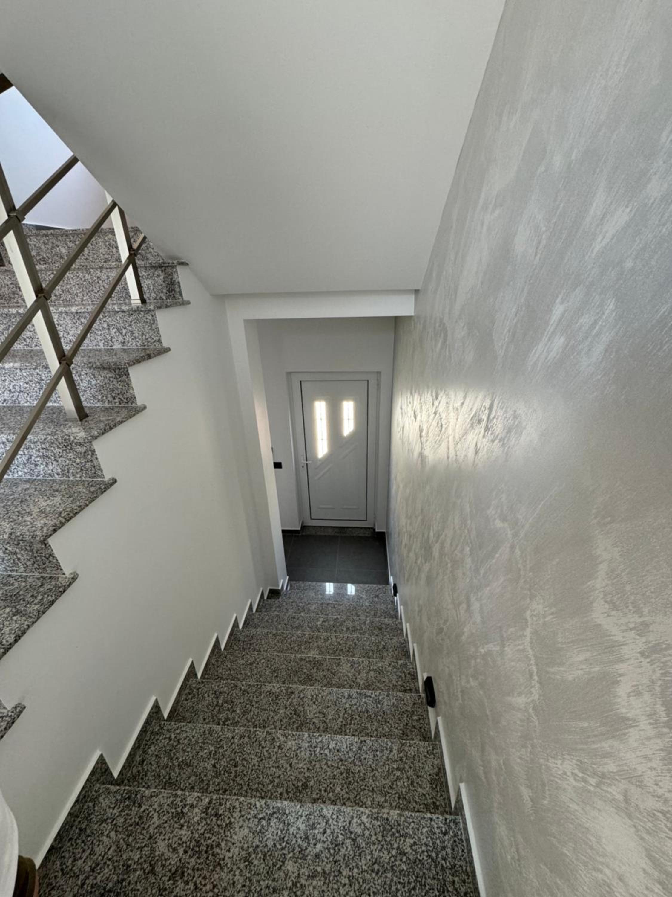 Adem Hillcrest Apartments