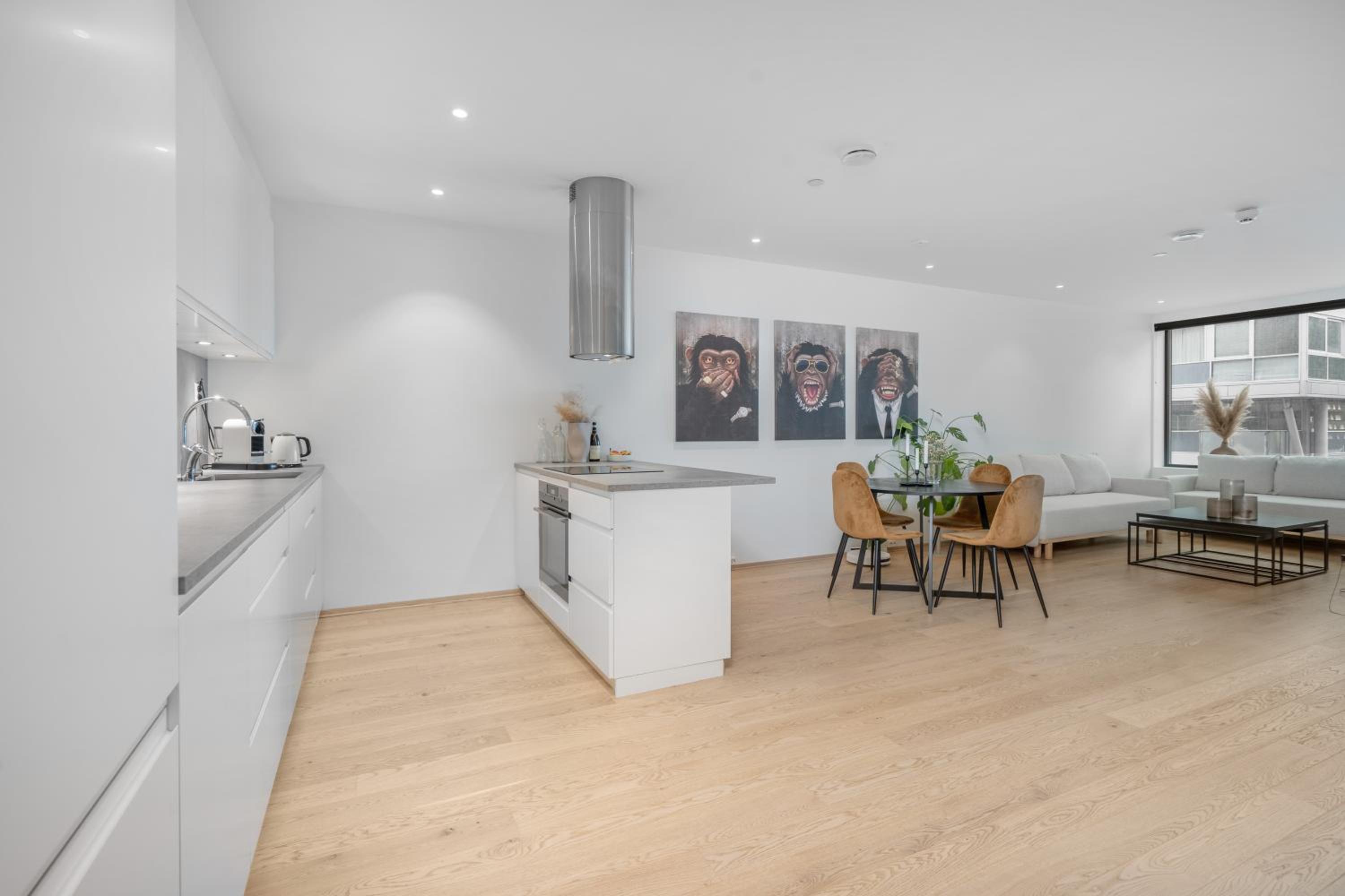 Central 2BD Apartment Kings Park Walk Everywhere view 3
