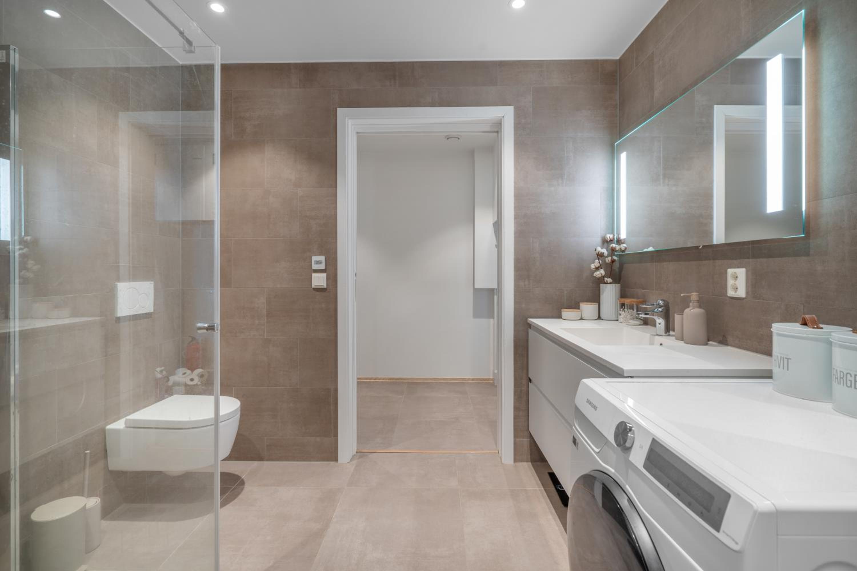 Central 2BD Apartment Kings Park Walk Everywhere view 2