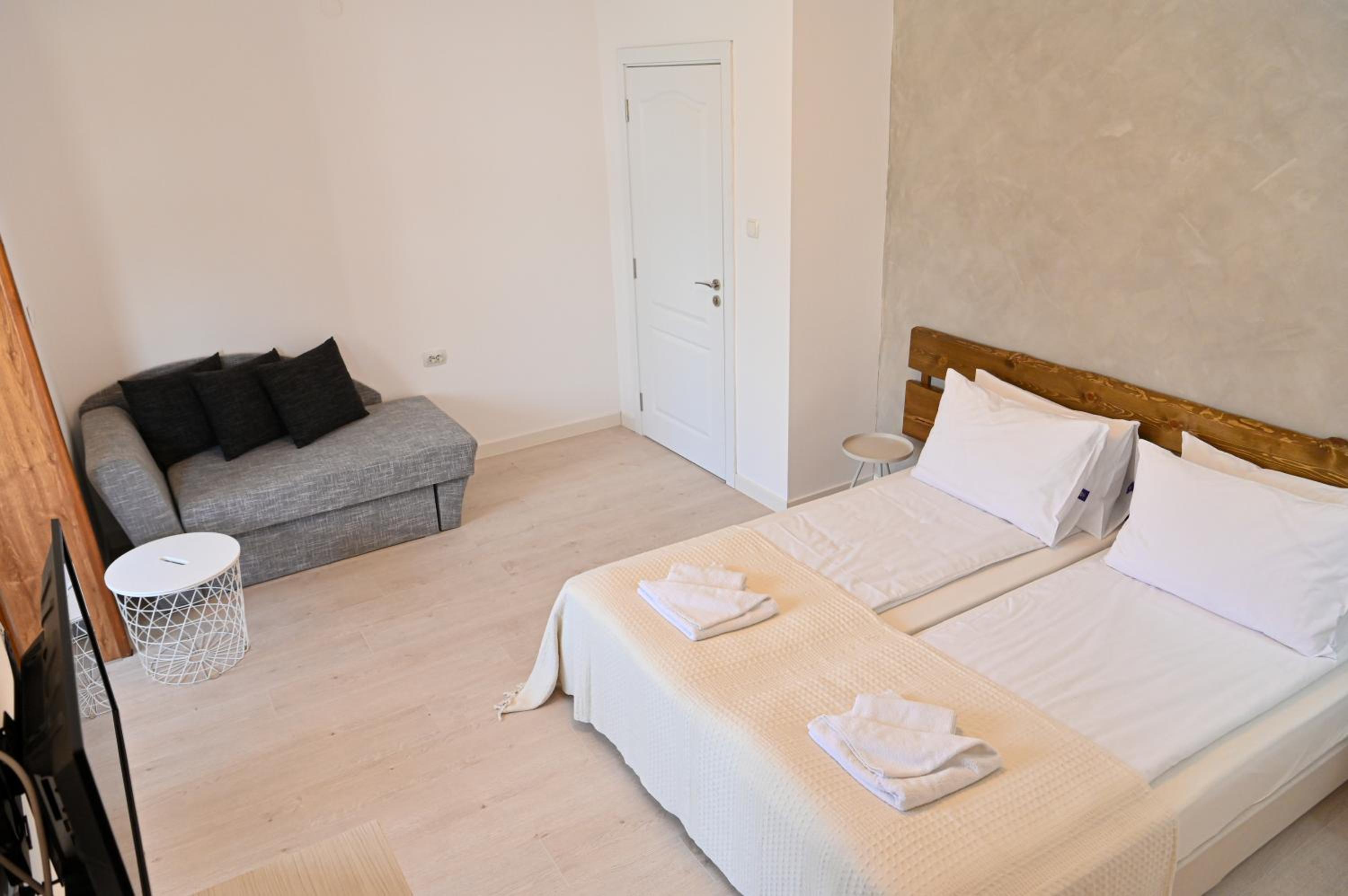 Guest House 7