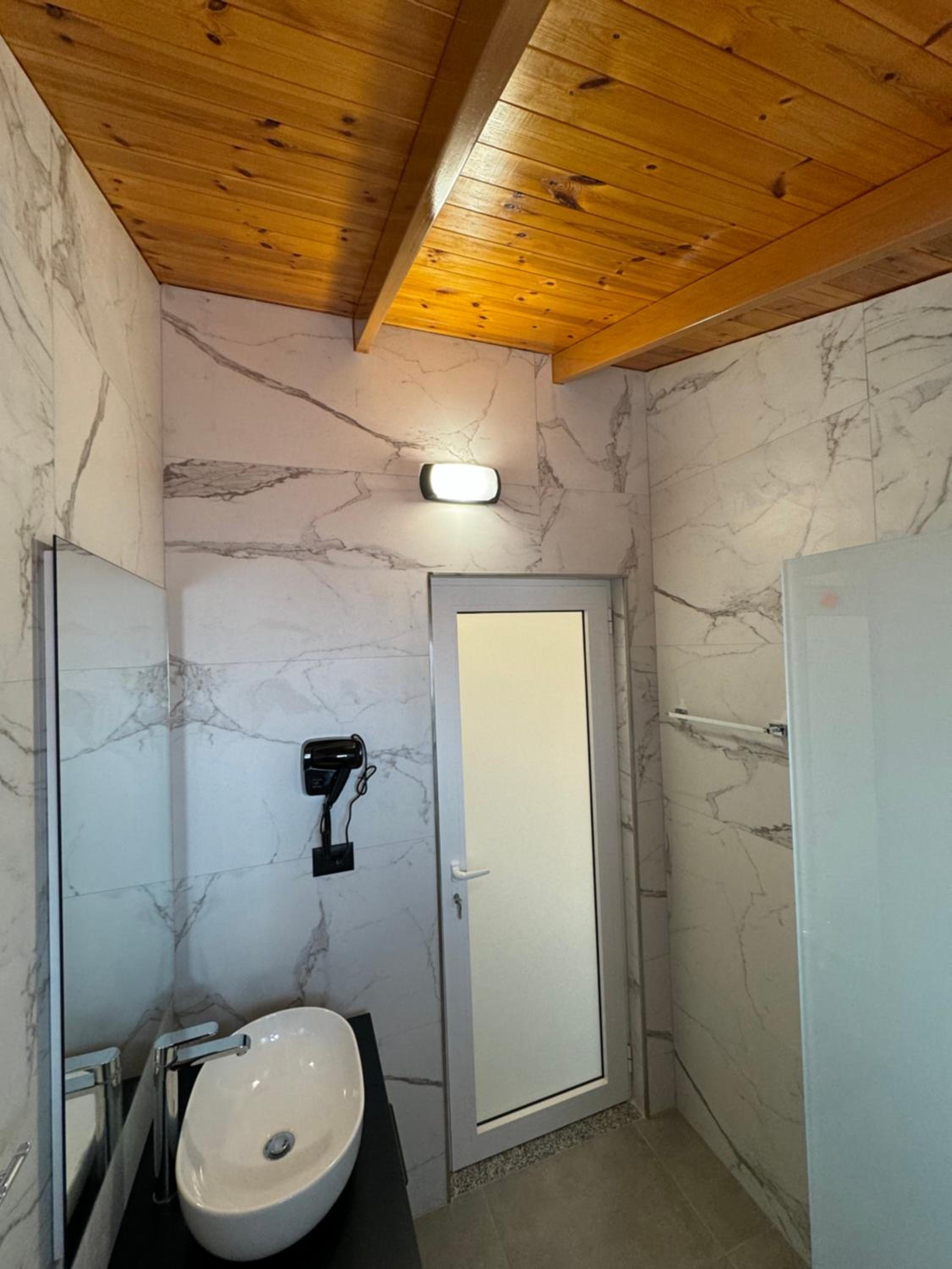 Adem Hillcrest Apartments