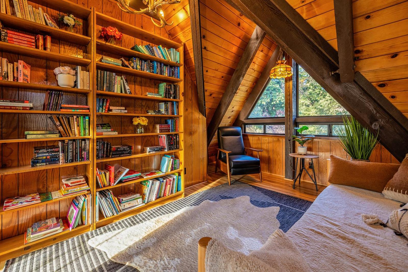 Hygge Haus Sequoia - Large Private Cabin w Views view 4
