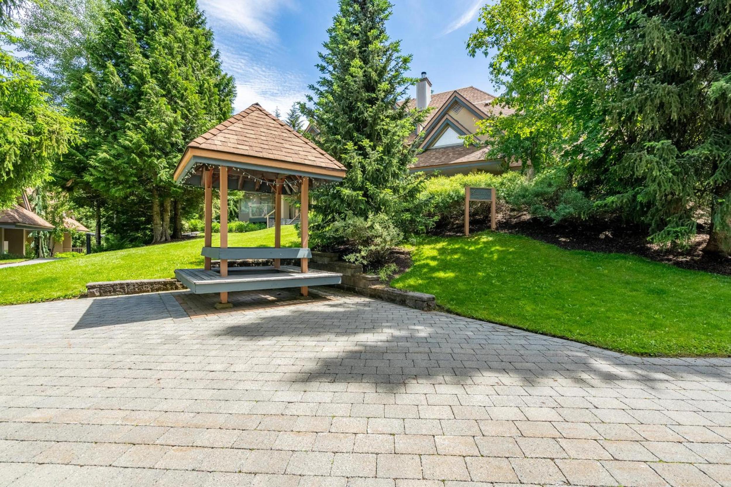 Gleneagle 1 | Townhome, 700m to Skiing, Near Free Village Shuttle, Fireplace, Secure Parking