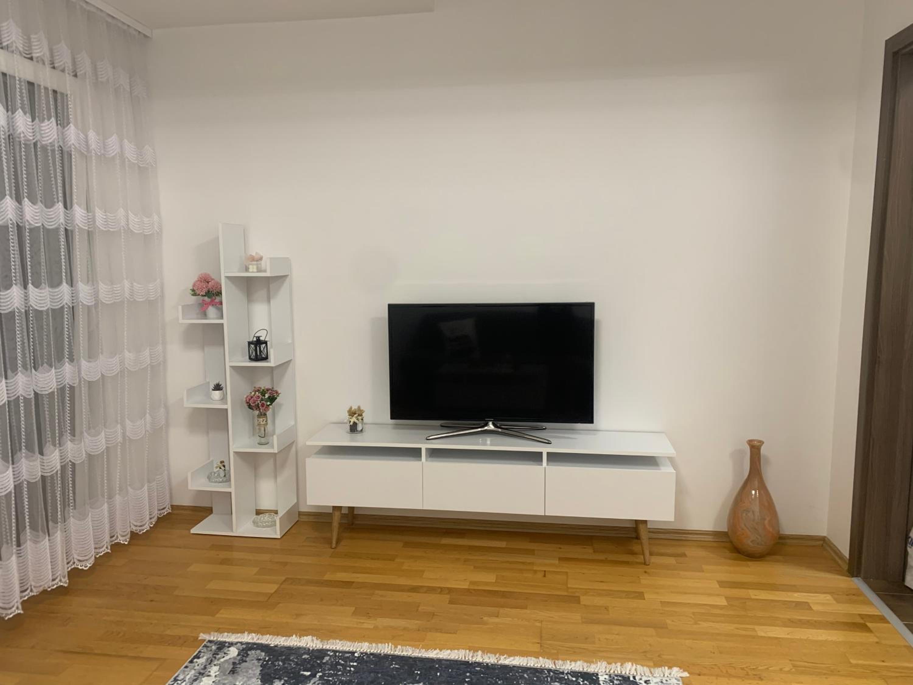 C&E Apartment
