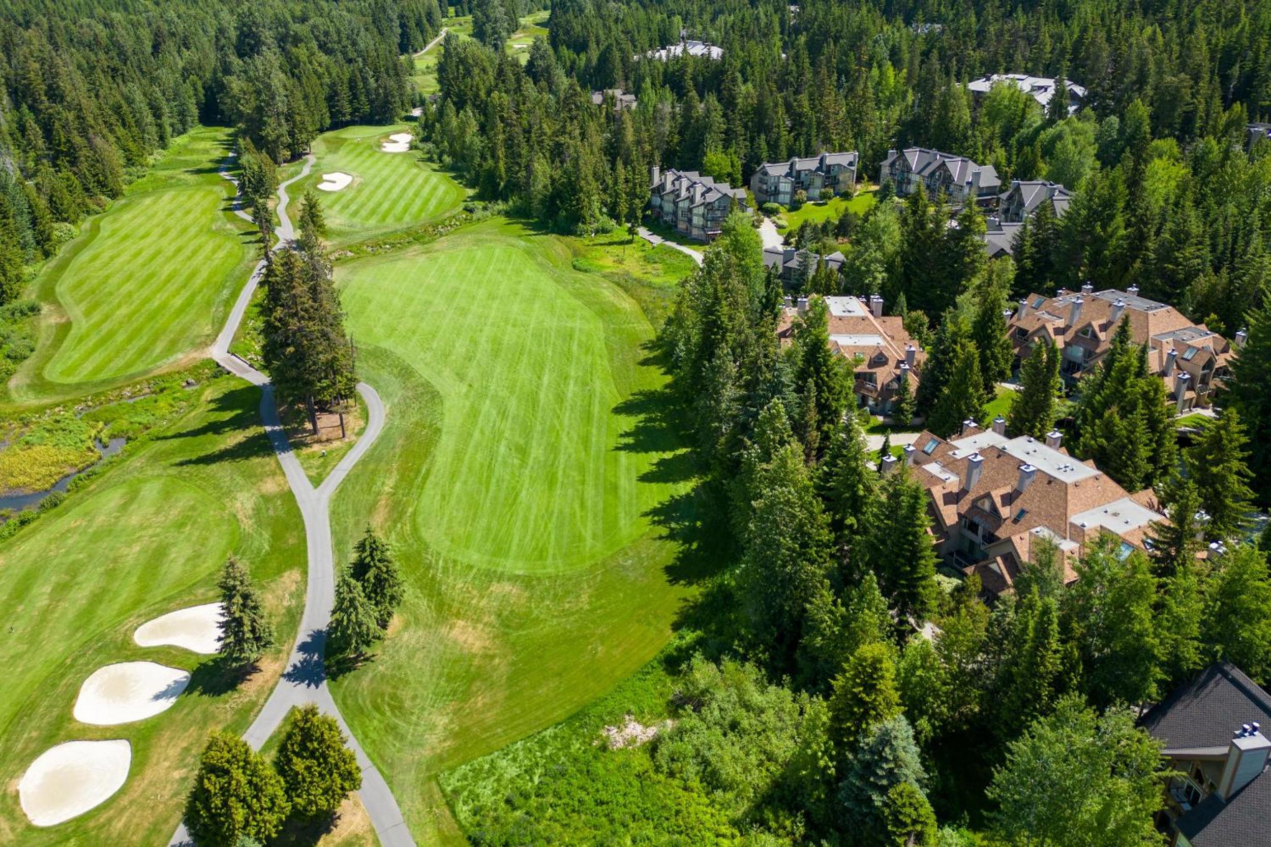 Gleneagle 29 | Family-friendly Townhouse, 700m to Blackcomb Base, Wood-Burning Fireplace