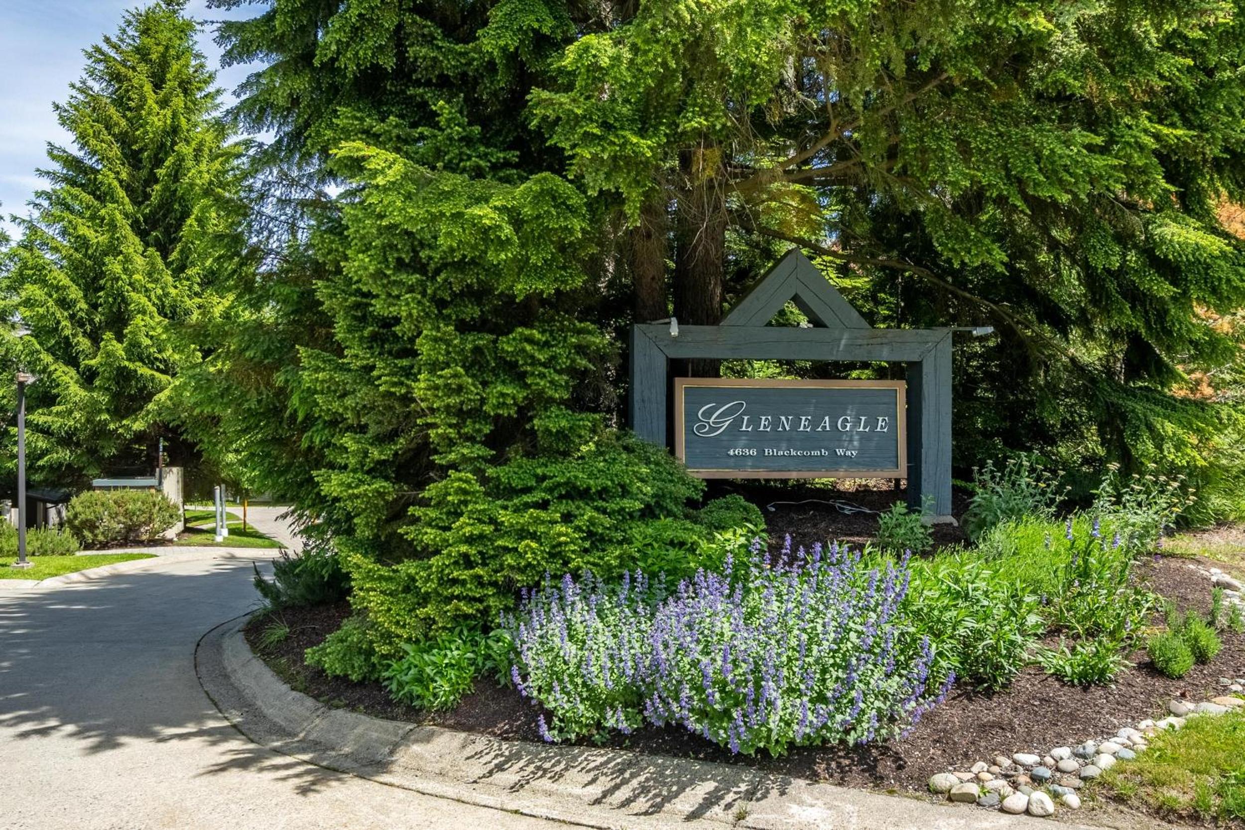 Gleneagle 29 | Family-friendly Townhouse, 700m to Blackcomb Base, Wood-Burning Fireplace