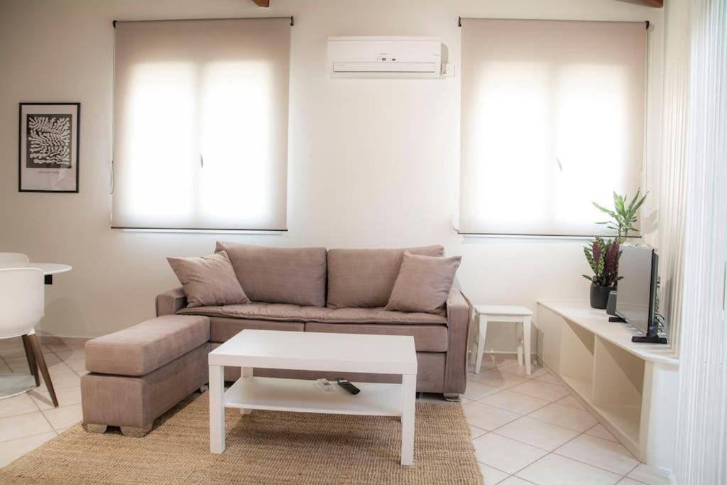 Hotel Z Home Chios - Image 1