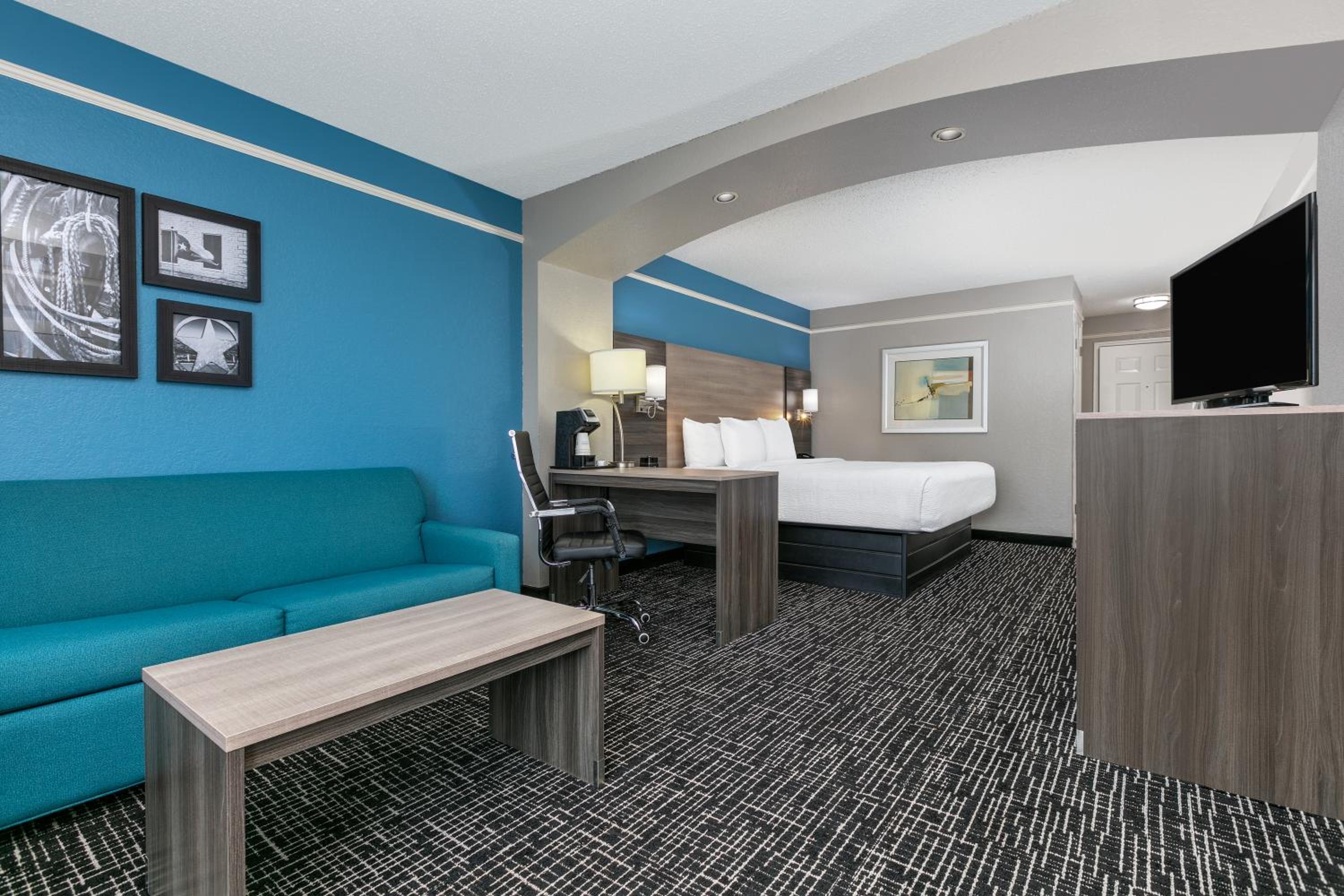Weatherford Vacations - La Quinta by Wyndham Weatherford - Property Image 12