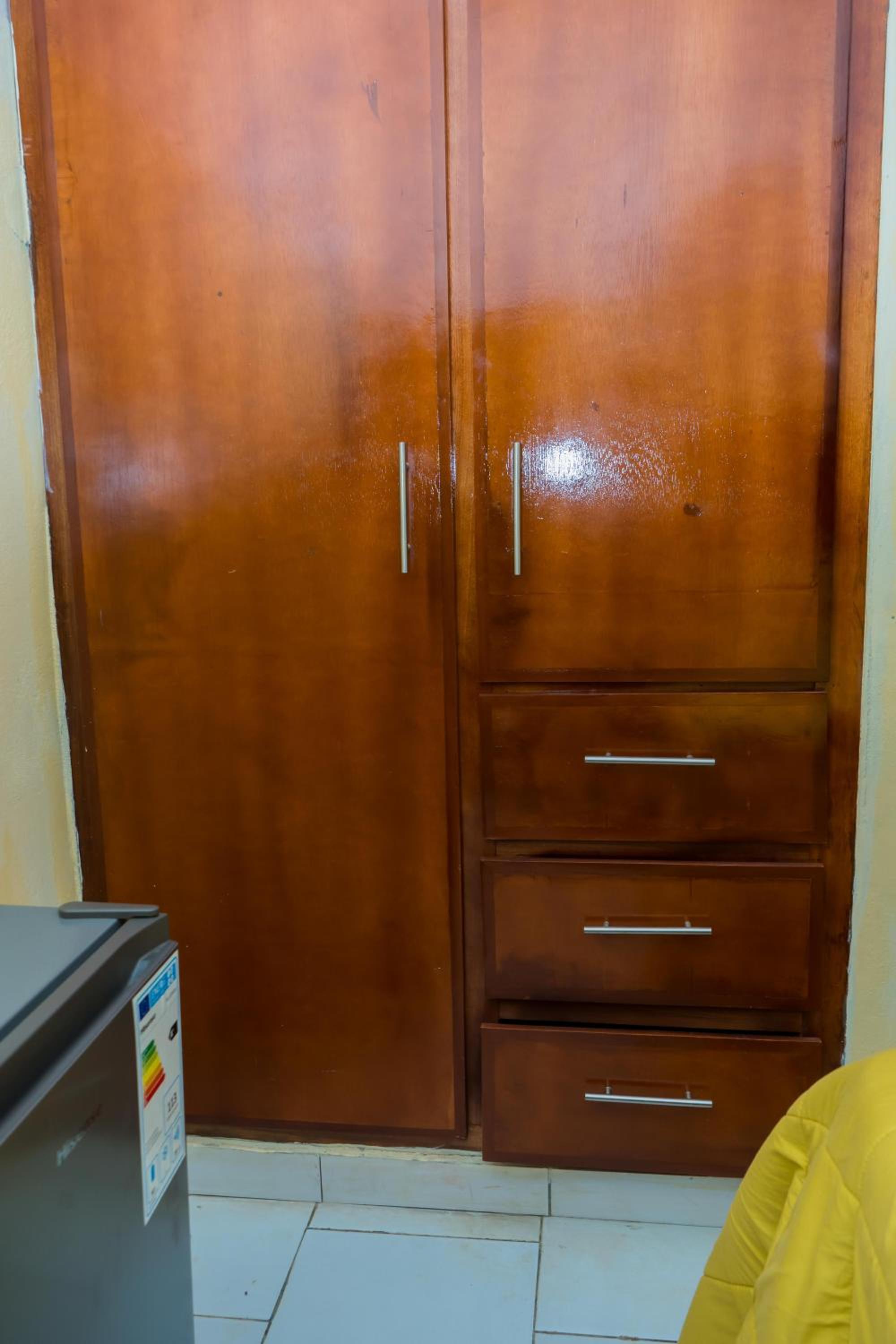 AFRIEUROTEXT Kamerun-High Standing-Appartements-Wifi-Security-Restaurant-modern Kitchen