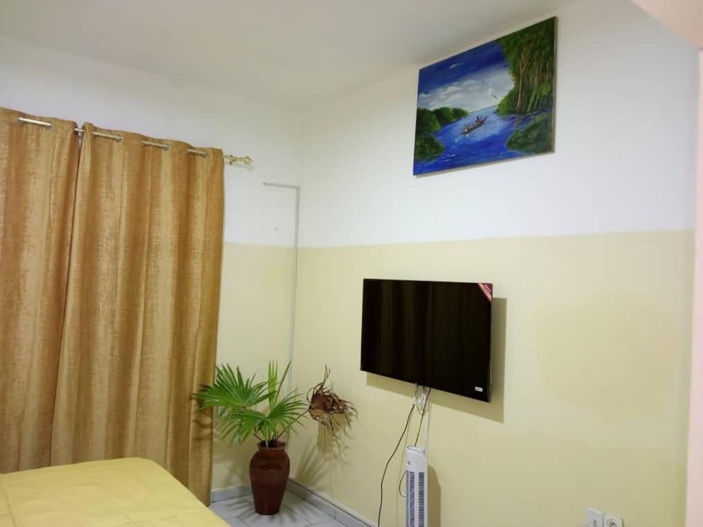 AFRIEUROTEXT Kamerun-High Standing-Appartements-Wifi-Security-Restaurant-modern Kitchen