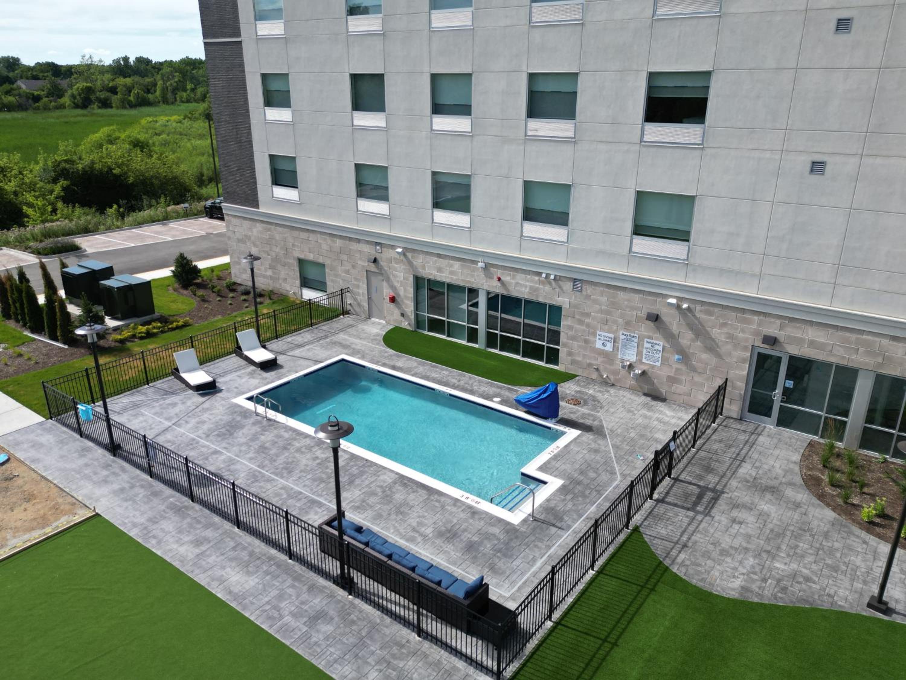 Holiday Inn Express & Suites Chicago Schaumburg, an IHG Hotel, Photo 96