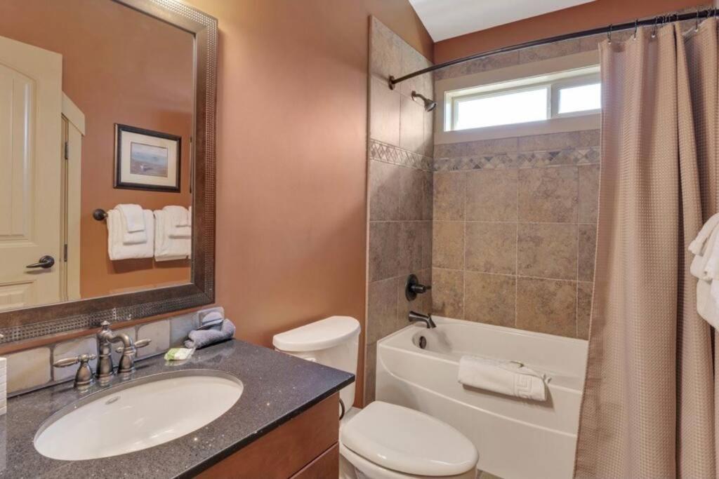 Beautiful Cottage at La Casa in Kelowna