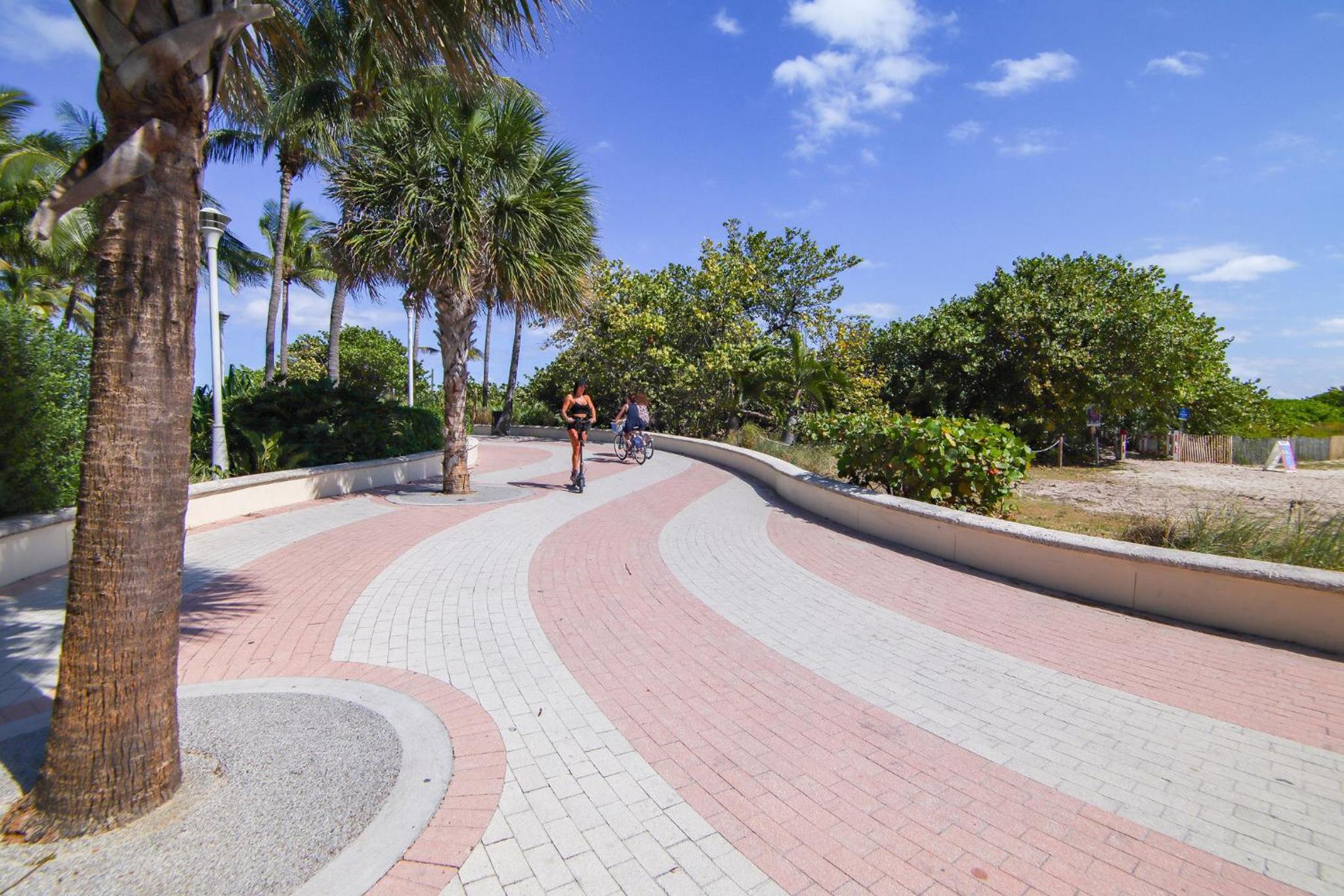 Comfy 1 B/R, Near Ocean Dr & Beach - South Beach
