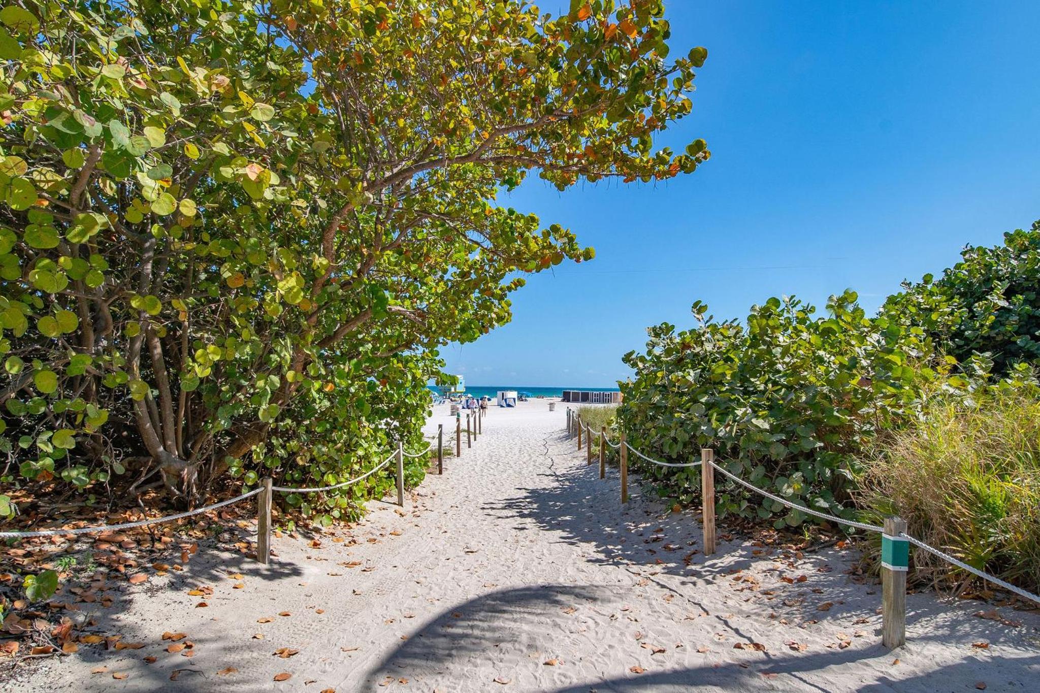 Comfy 1 B/R, Near Ocean Dr & Beach - South Beach