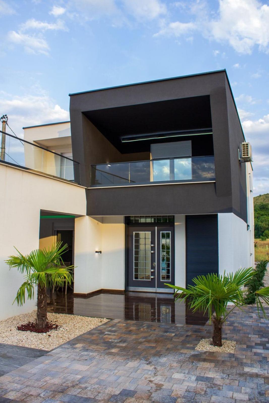 Villa XY