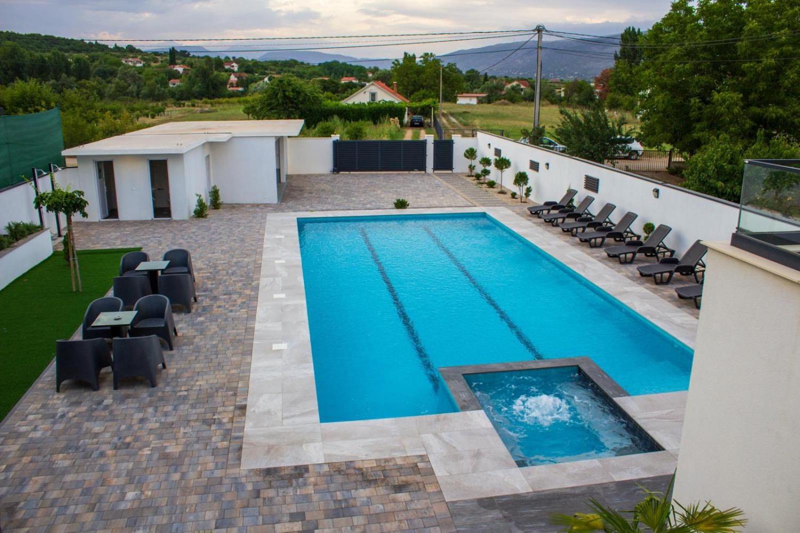 Villa XY