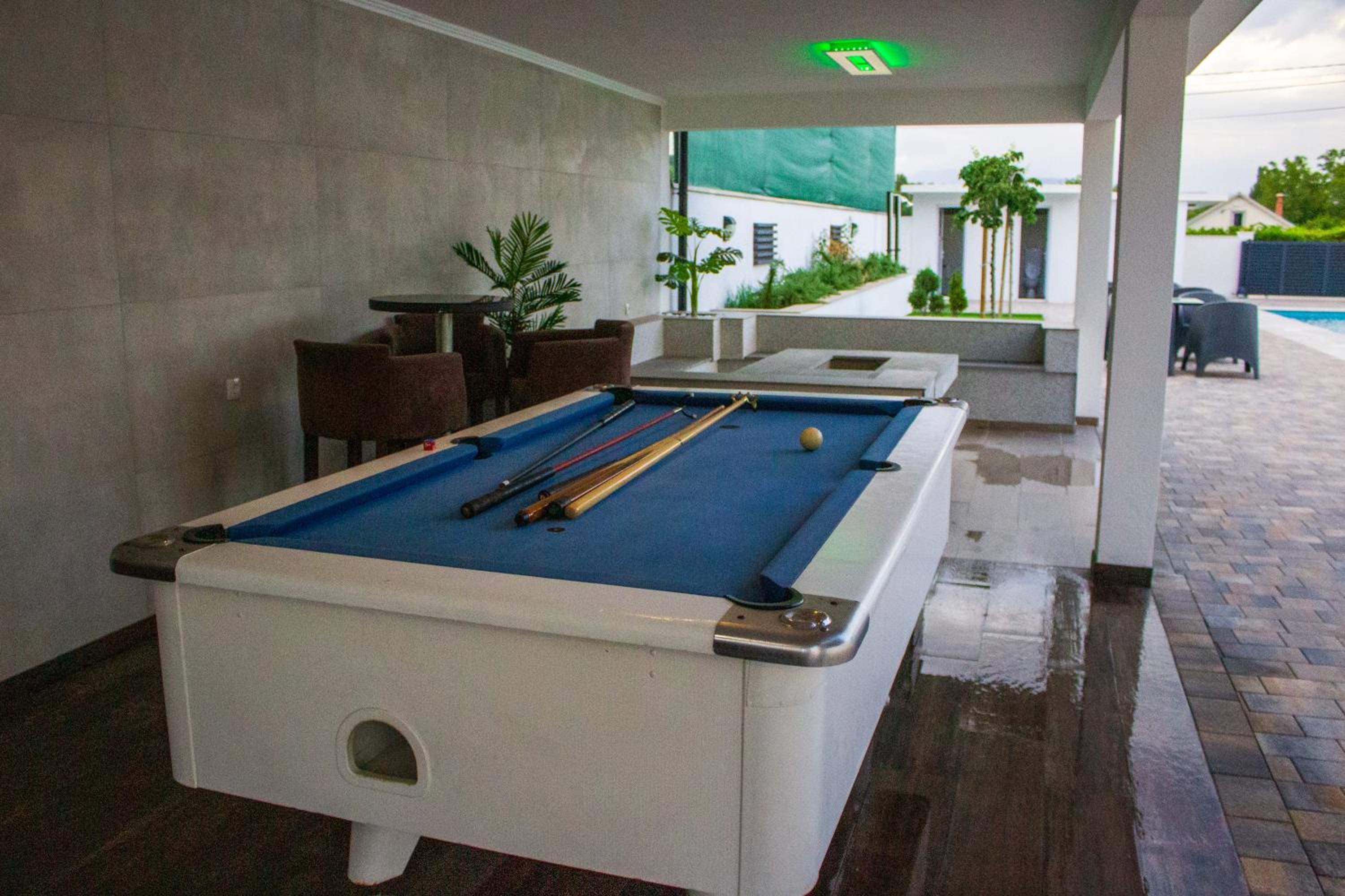 Villa XY