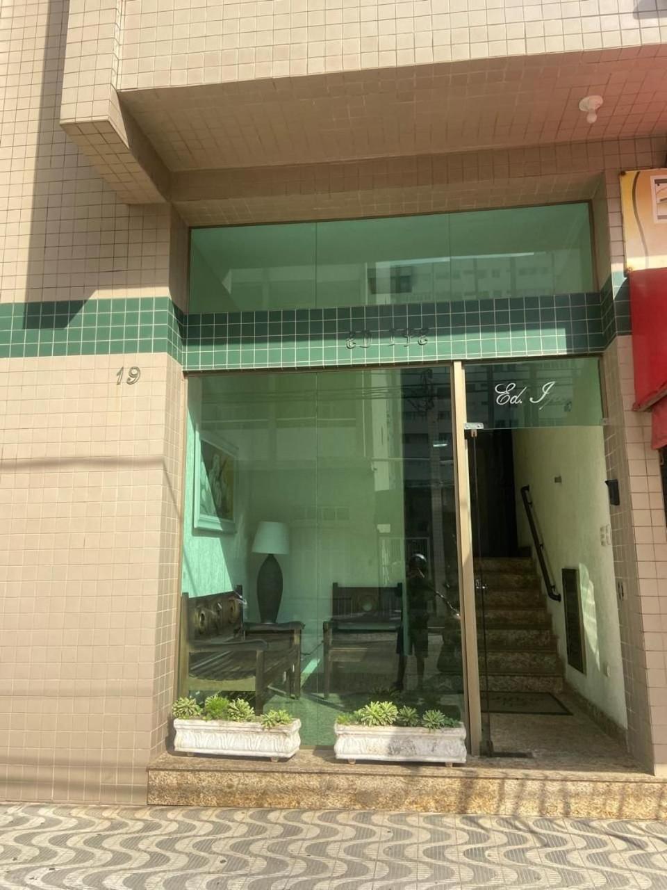 920 Vista Mar - Studio enfrente a Praia - WIFI - Restaurantes, Padaria e Mercadinho ao lado, Quiosques Bar com música ao vivo