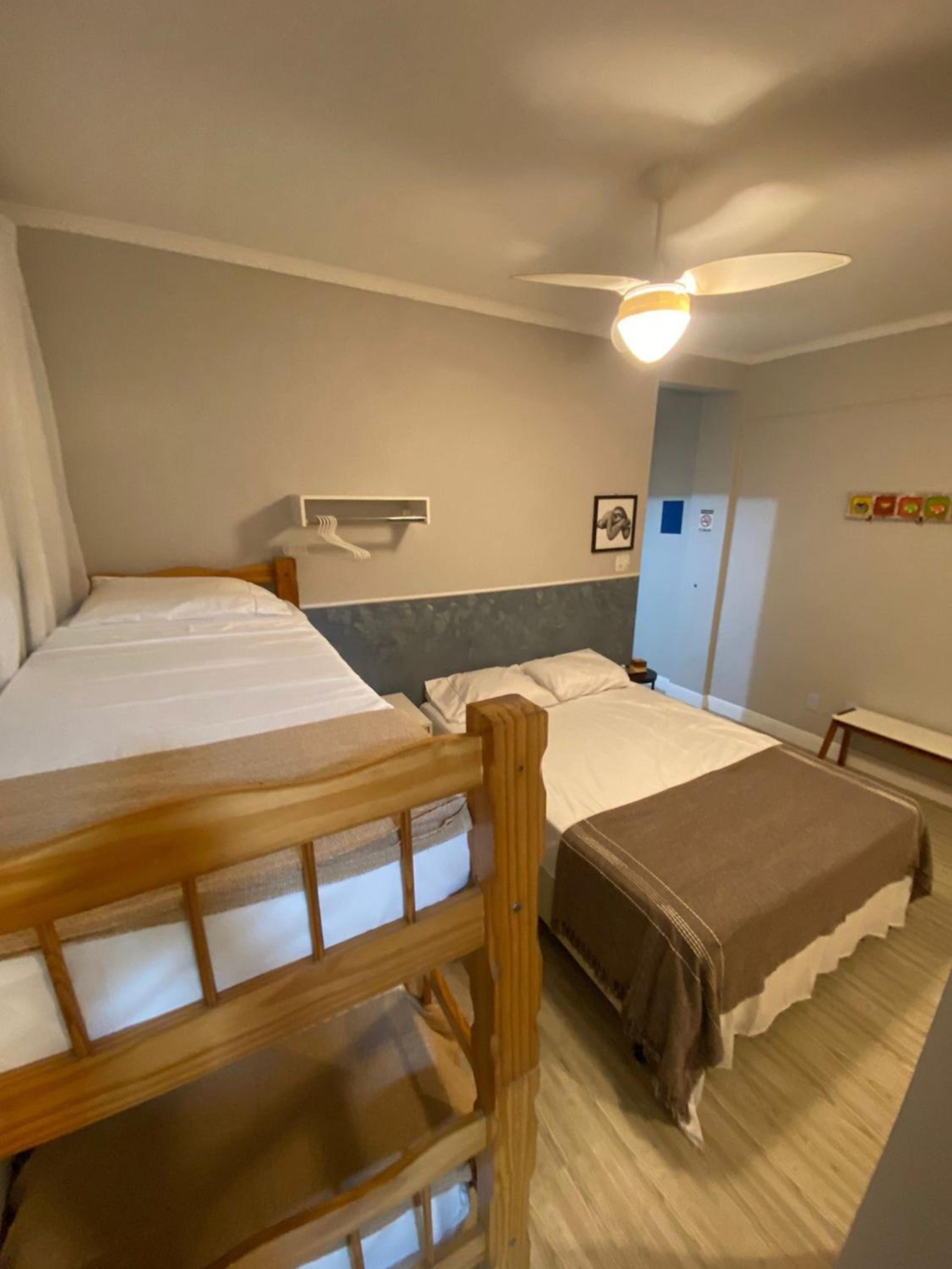 920 Vista Mar - Studio enfrente a Praia - WIFI - Restaurantes, Padaria e Mercadinho ao lado, Quiosques Bar com música ao vivo