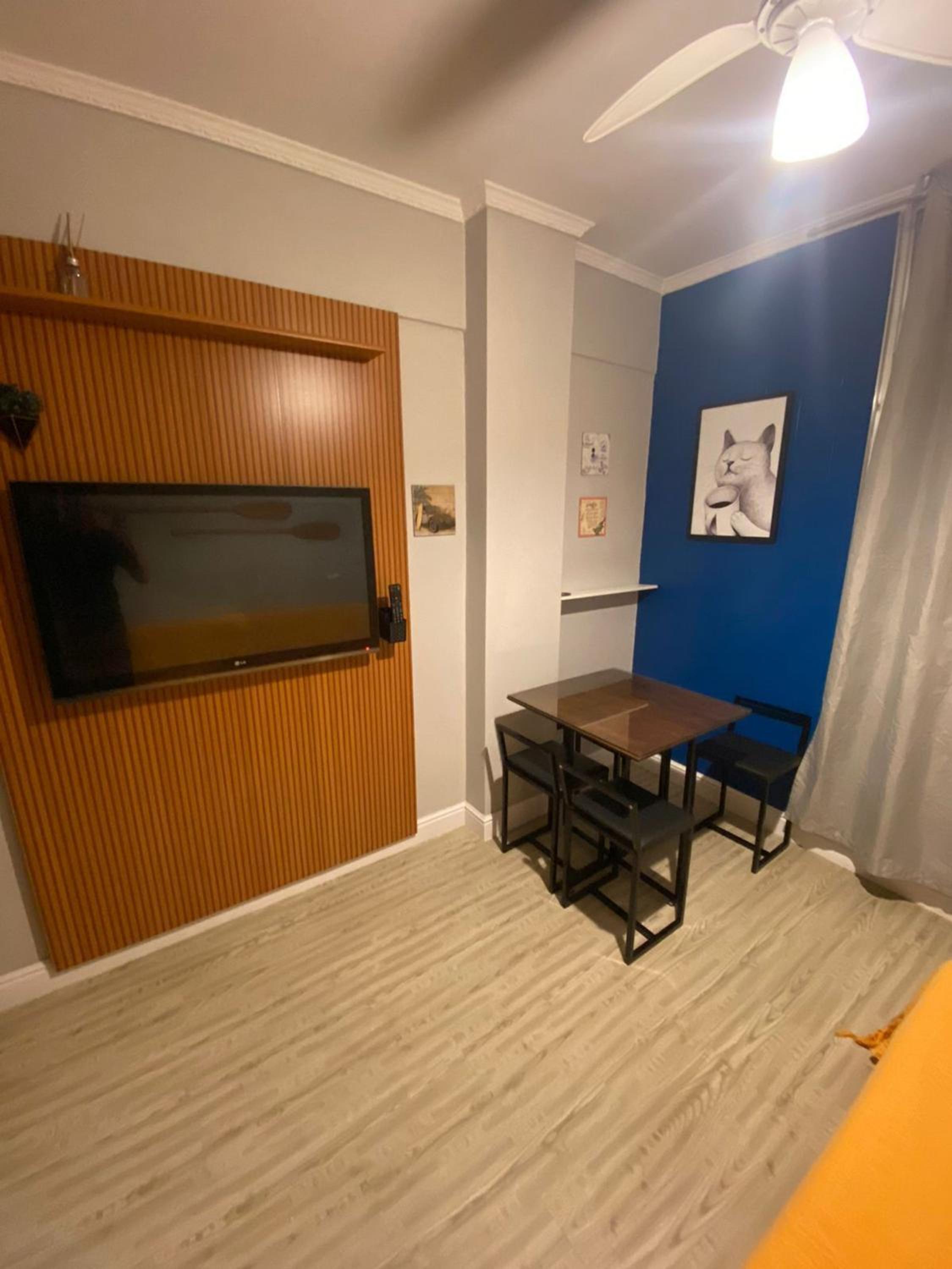 920 Vista Mar - Studio enfrente a Praia - WIFI - Restaurantes, Padaria e Mercadinho ao lado, Quiosques Bar com música ao vivo