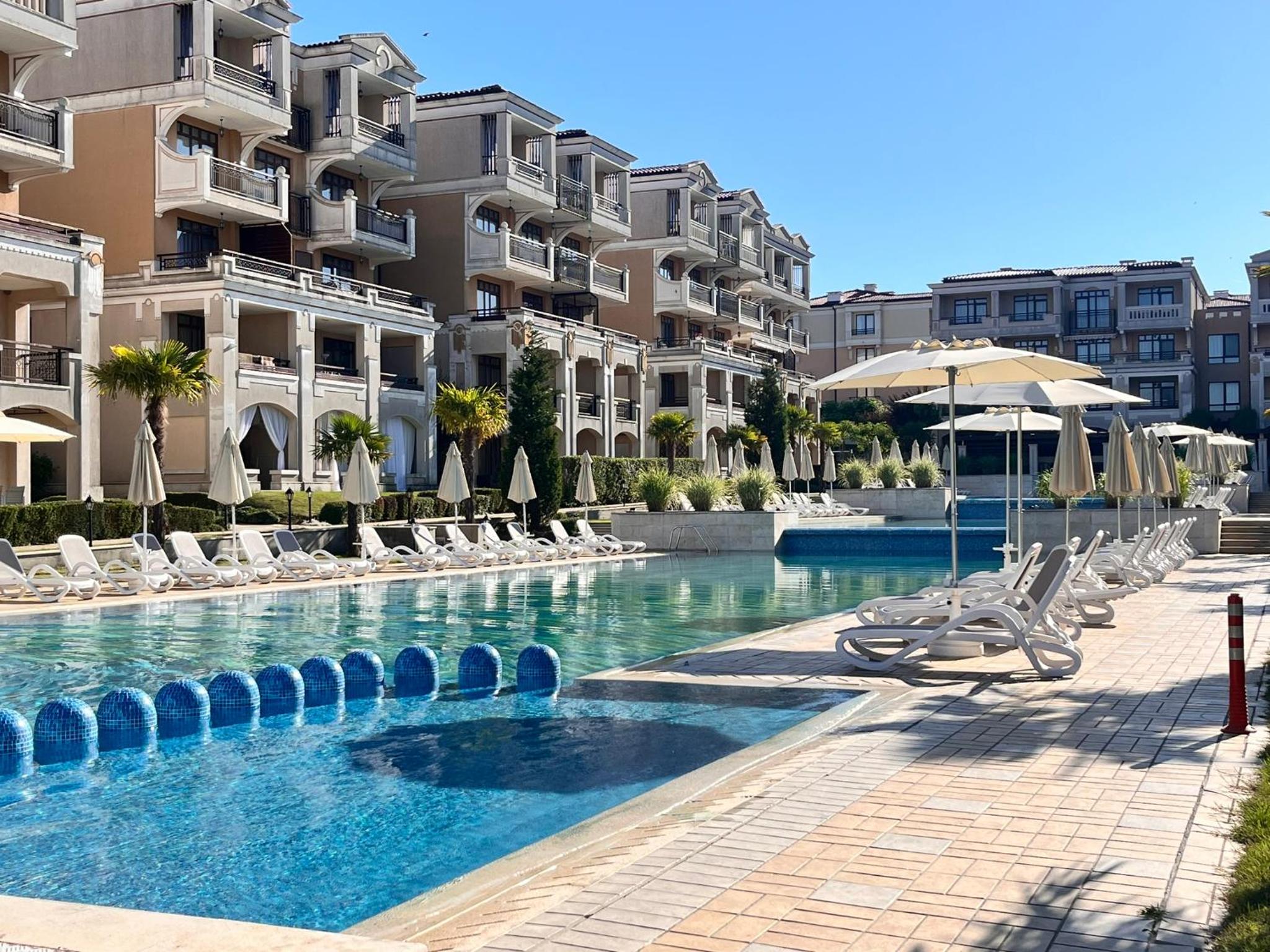 Park Side Apartment Green Life Resort