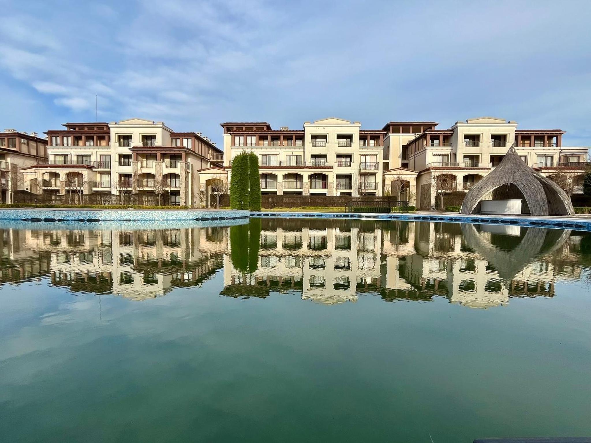 Park Side Apartment Green Life Resort