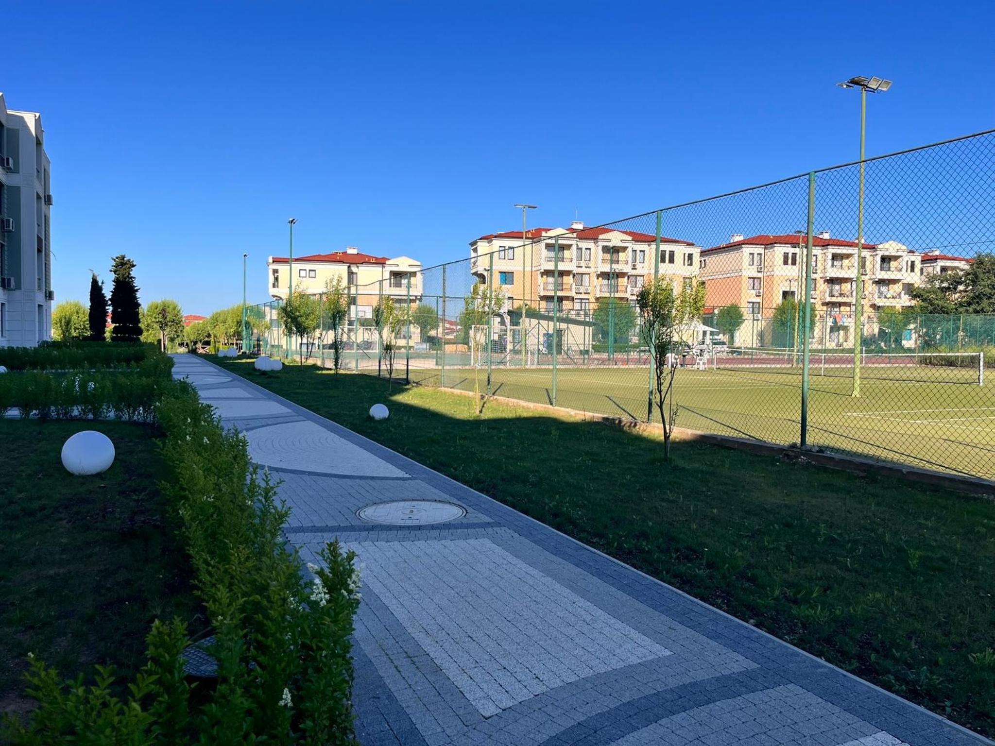 Park Side Apartment Green Life Resort