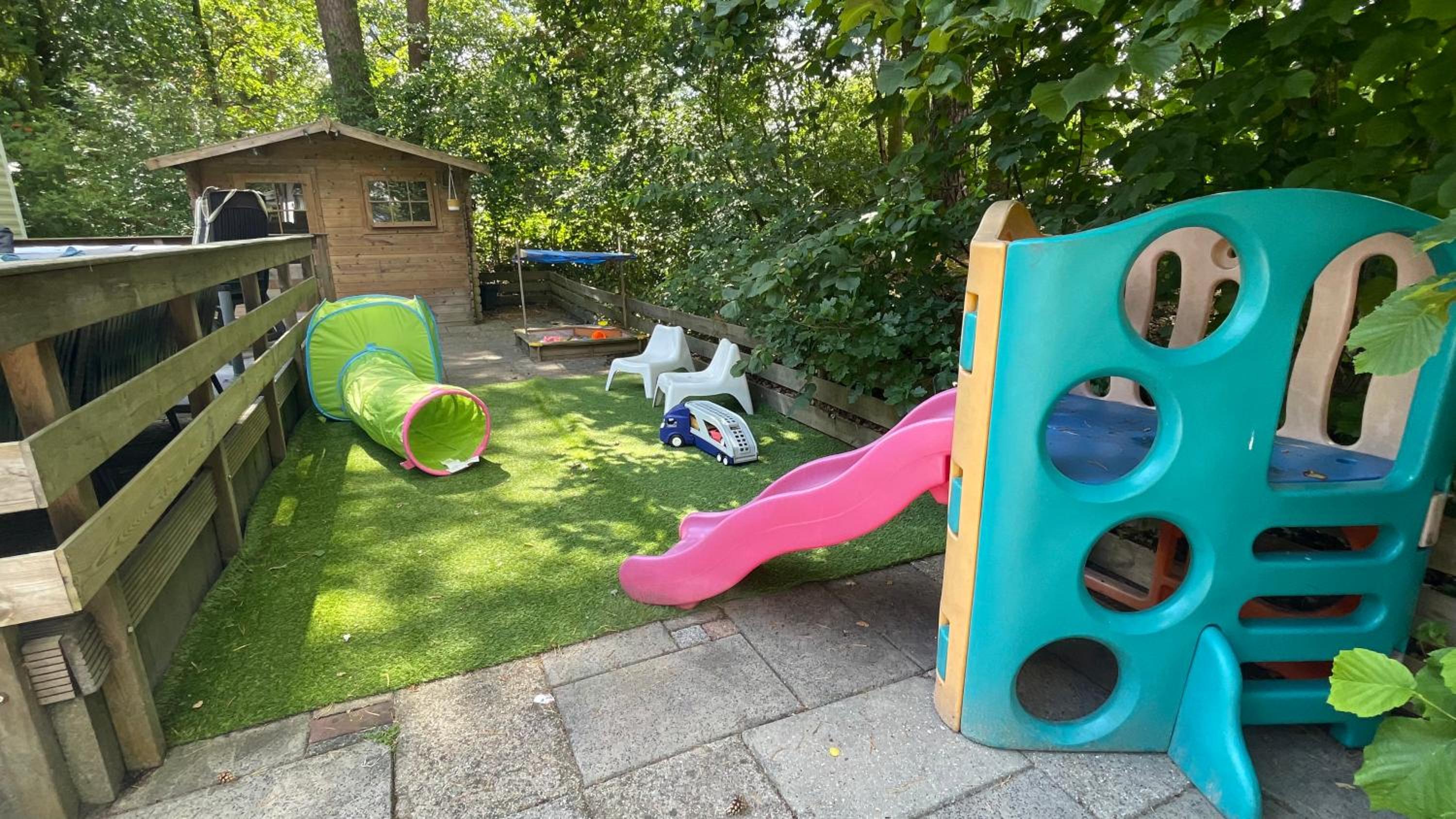 SAYANG26 gezellige gezinsvriendelijke stacaravan op familiecamping De Vossenburcht in natuurgebied Reestdal - no workers allowed view 5