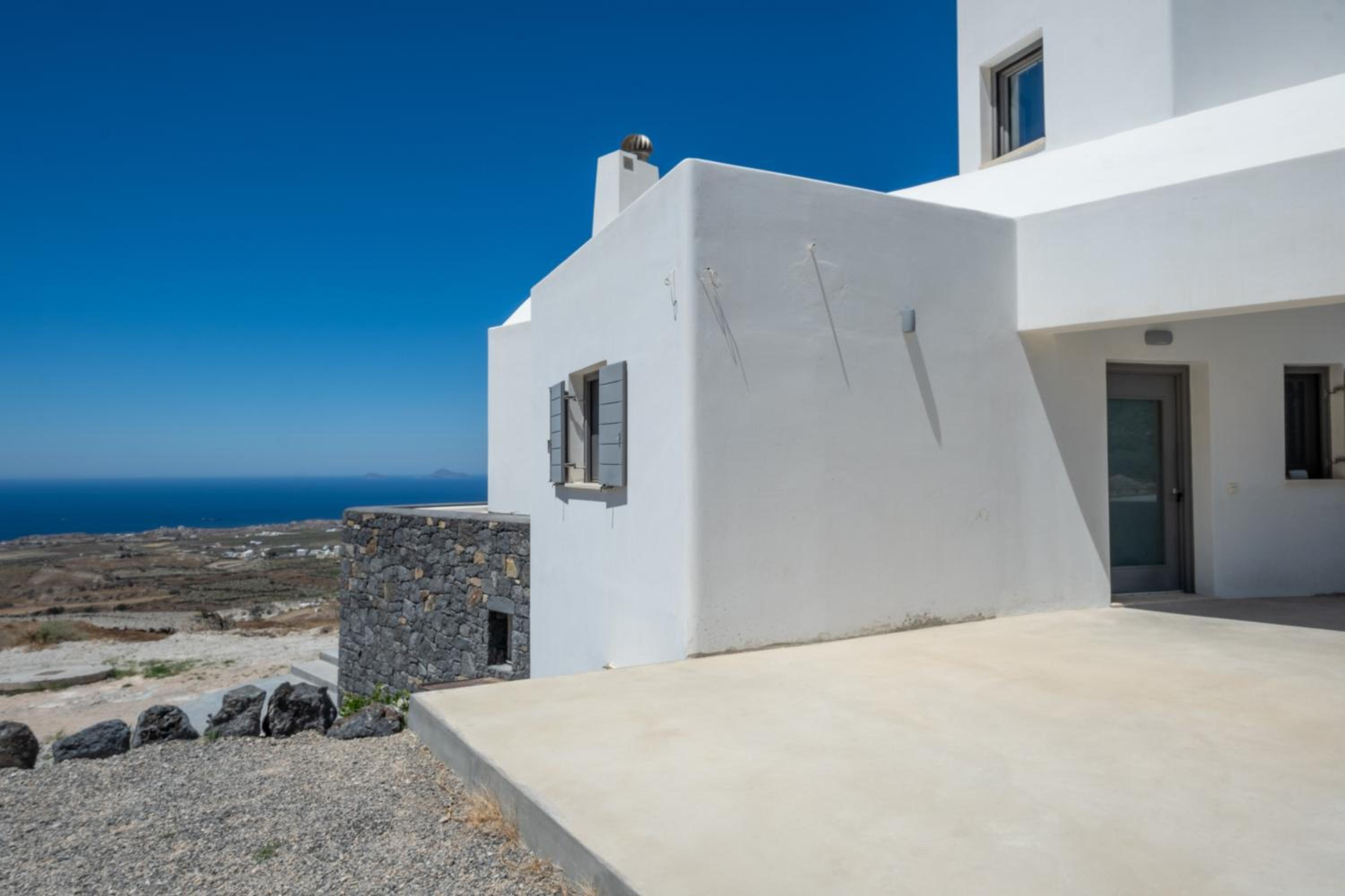 White Ibex - Romantic Vineyard Hideaway with Sea & Sunset Views