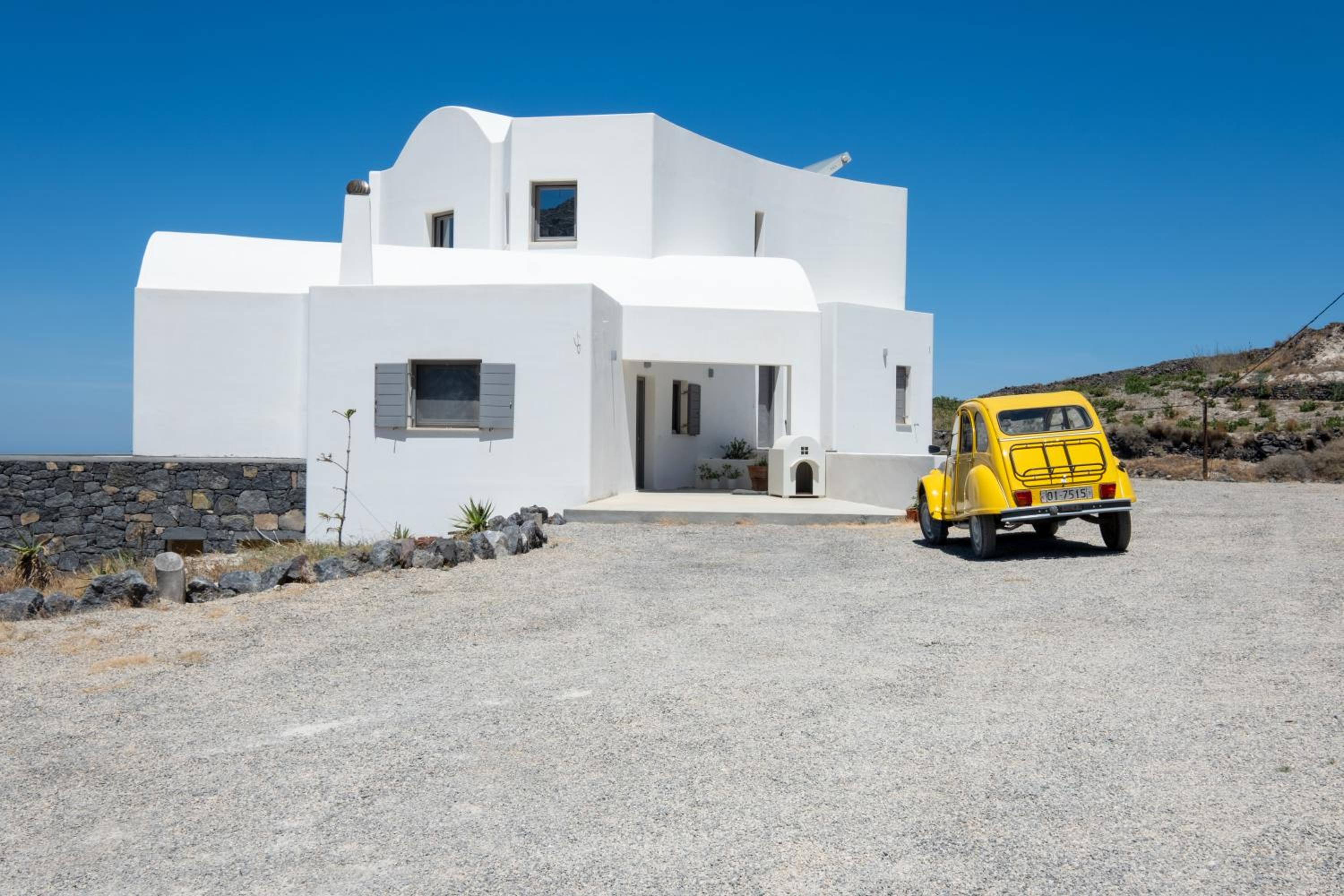 White Ibex - Romantic Vineyard Hideaway with Sea & Sunset Views