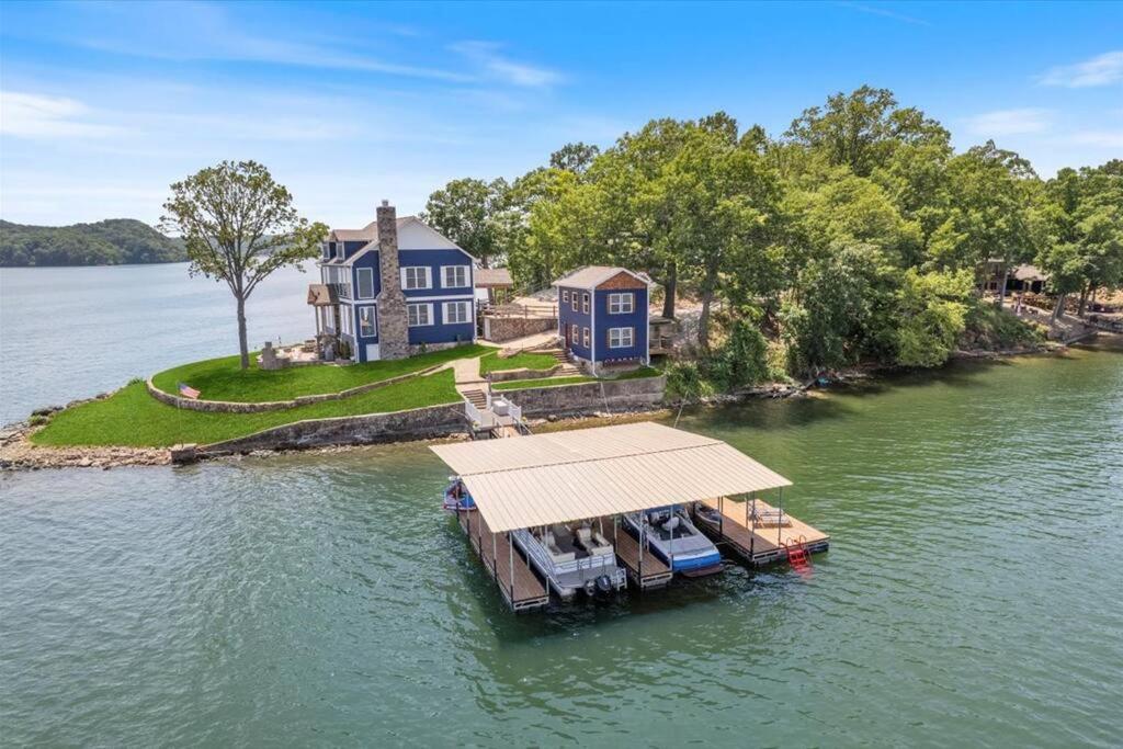 Lakefront 5BR 6BA Home and Cabin amazing views