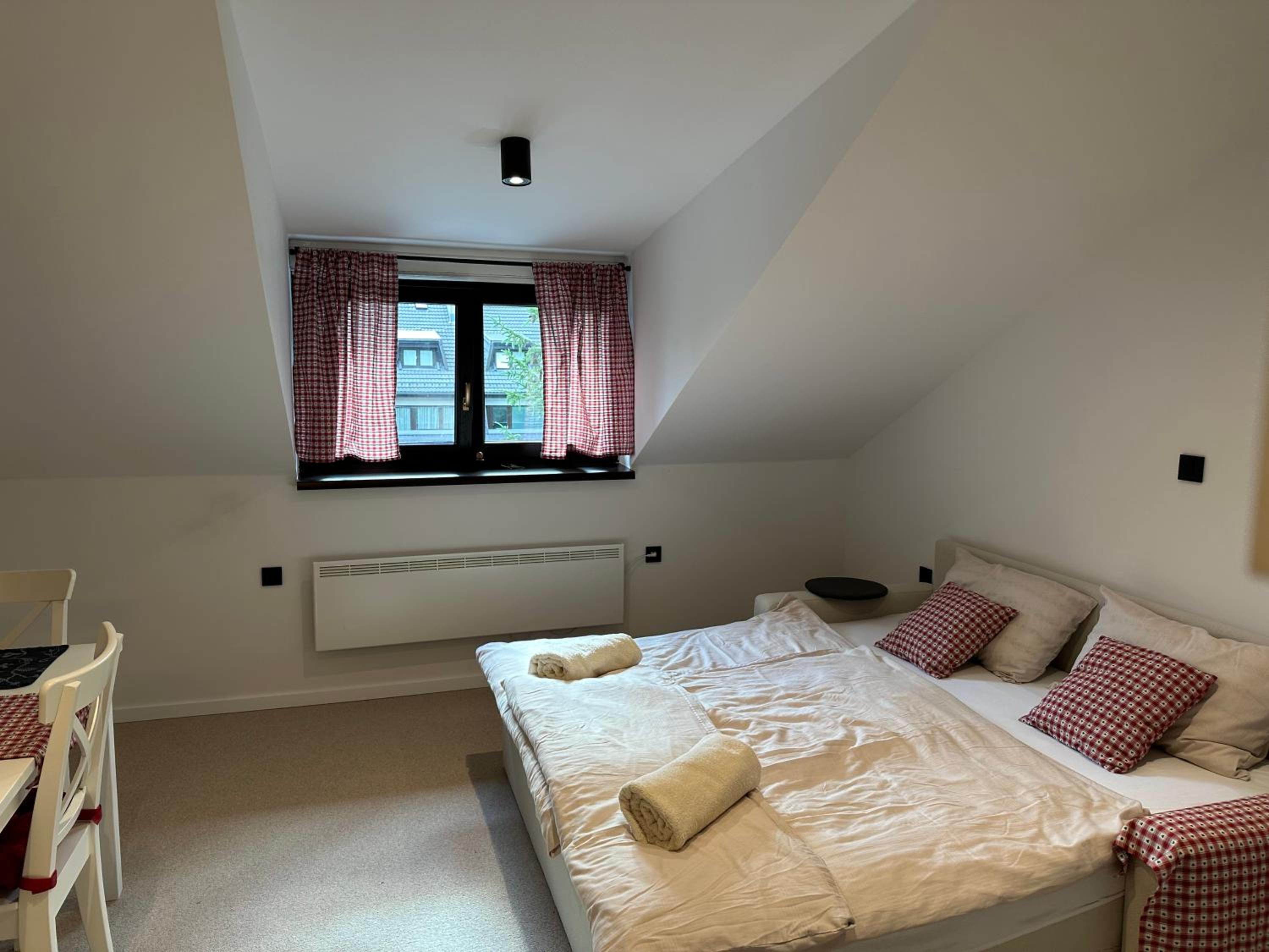 Lovely condo with free parking view 3