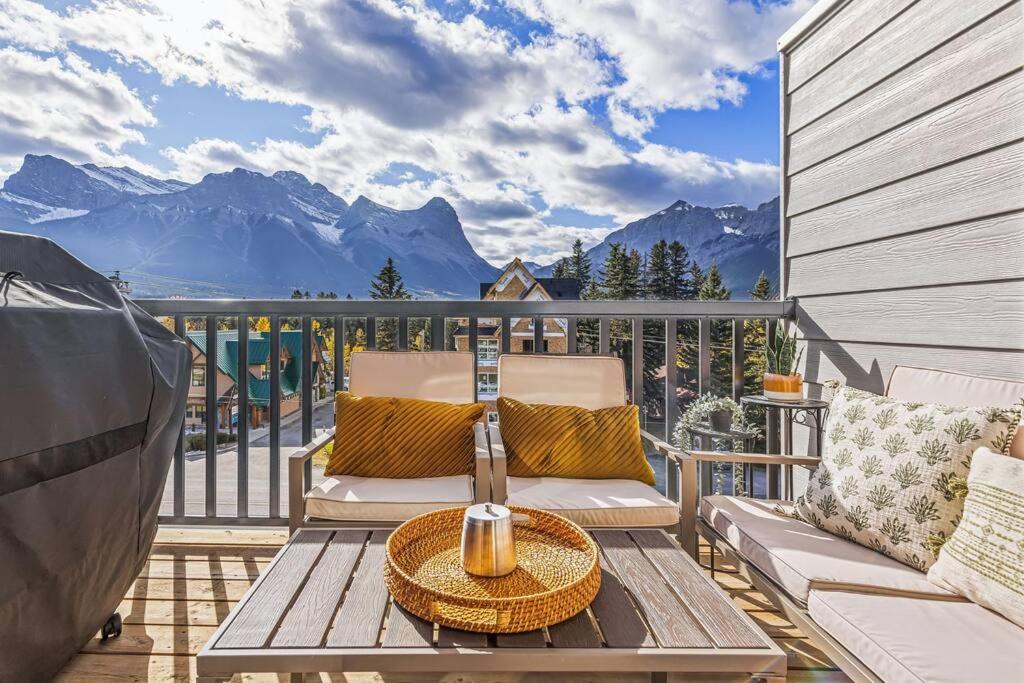 K202 Hot tub, Pool, MTN view, AC, free parking