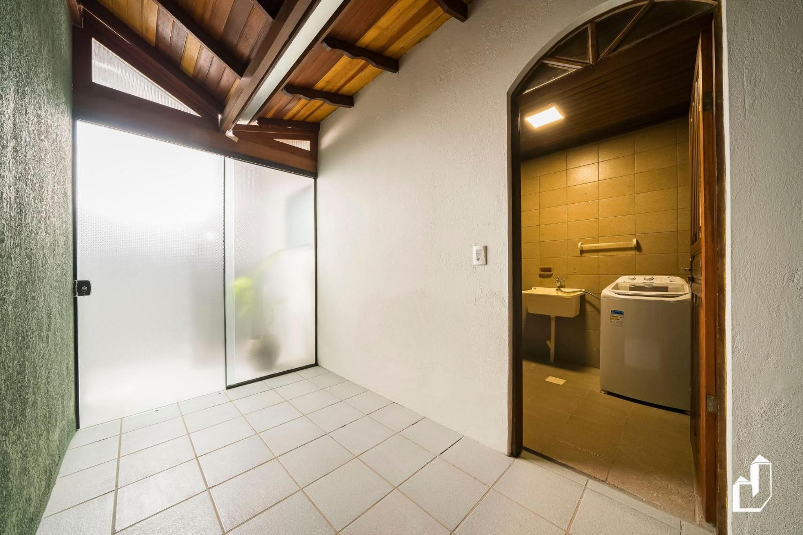 Casa aconchegante com 04 dormitórios