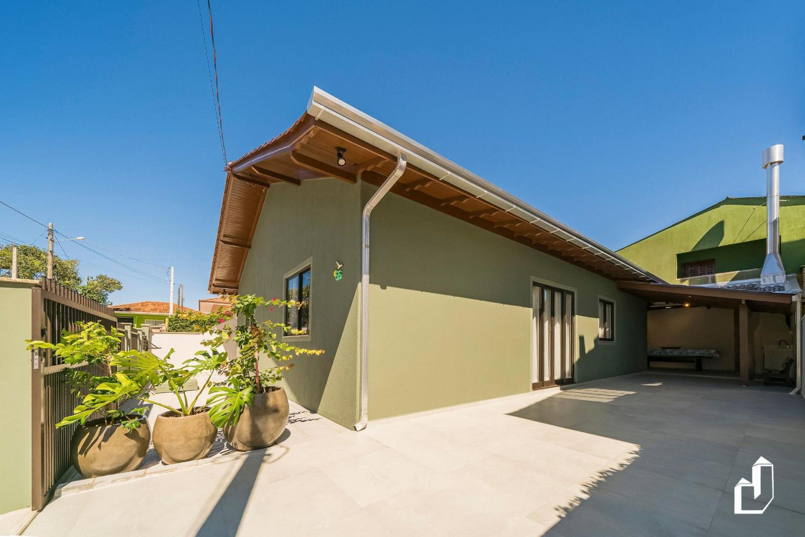 Casa aconchegante com 04 dormitórios