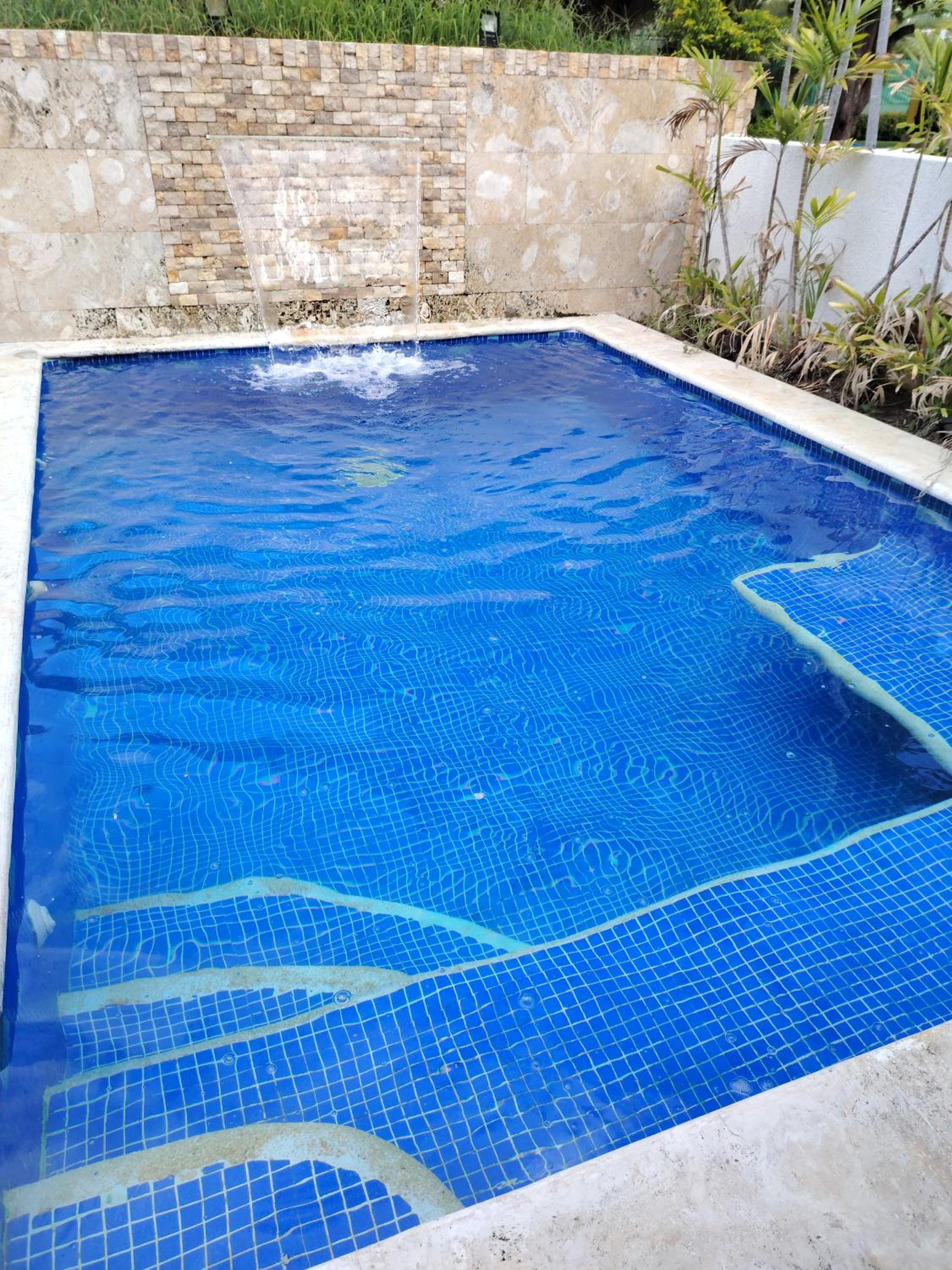 Hermosa lujosa y moderna casa boté de 4 habitaciones con piscina view 3