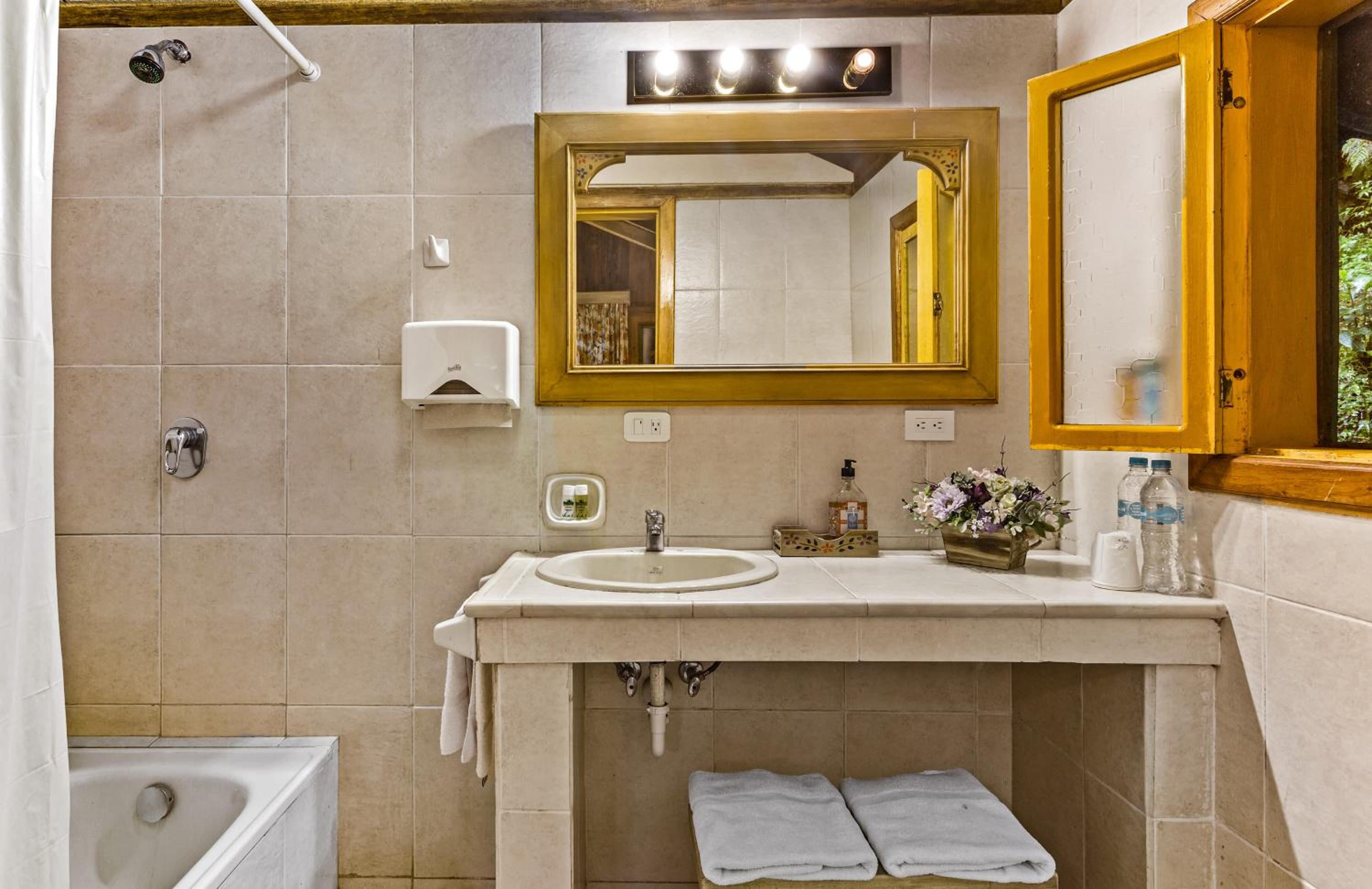 Sachatamia Lodge