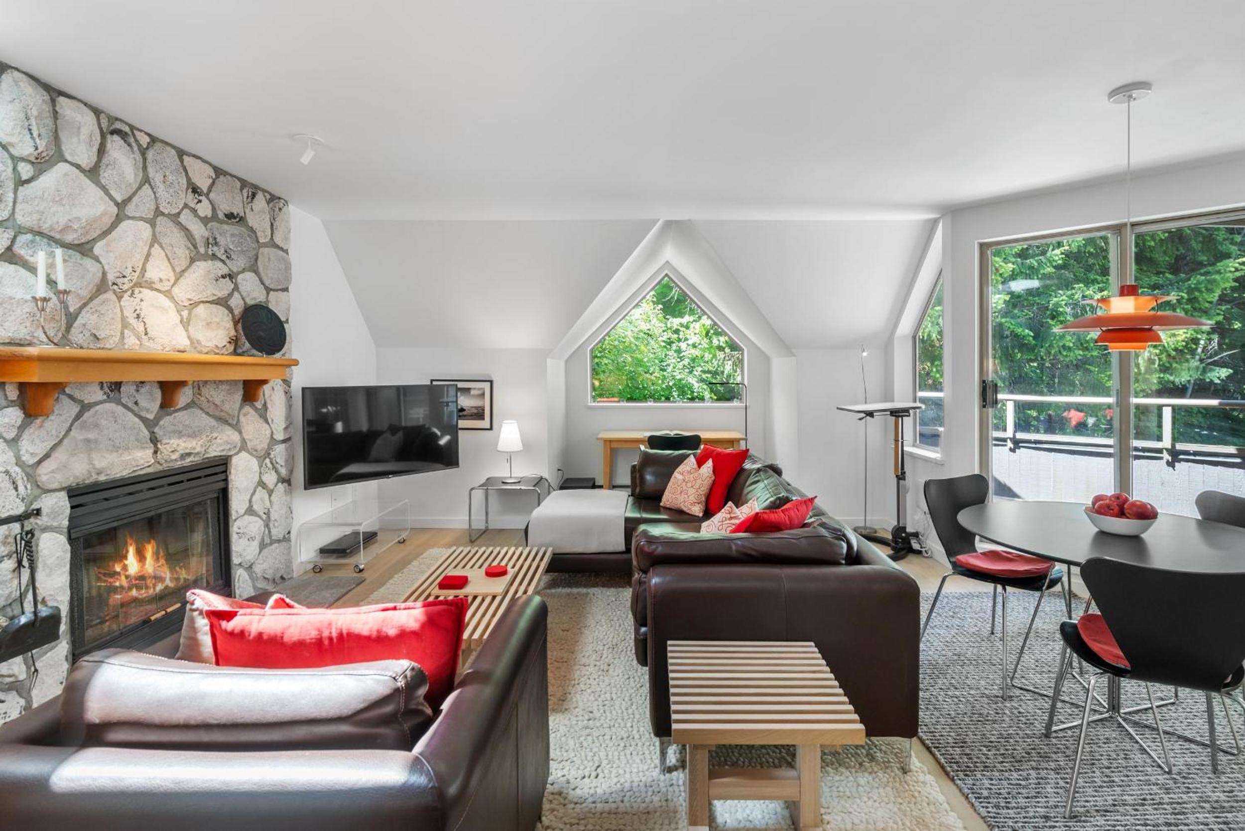 Gleneagle 9 | Stylish townhome in an excellent location near to Ski Hill and Lost Lake Park