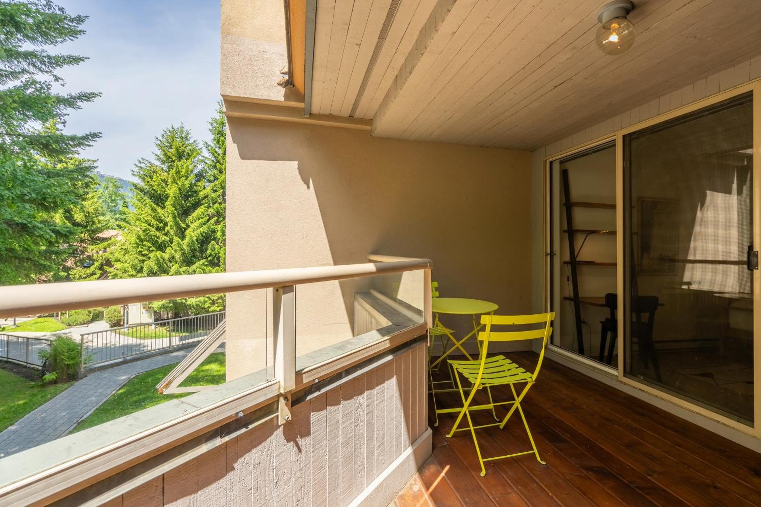 Gleneagle 9 | Stylish townhome in an excellent location near to Ski Hill and Lost Lake Park