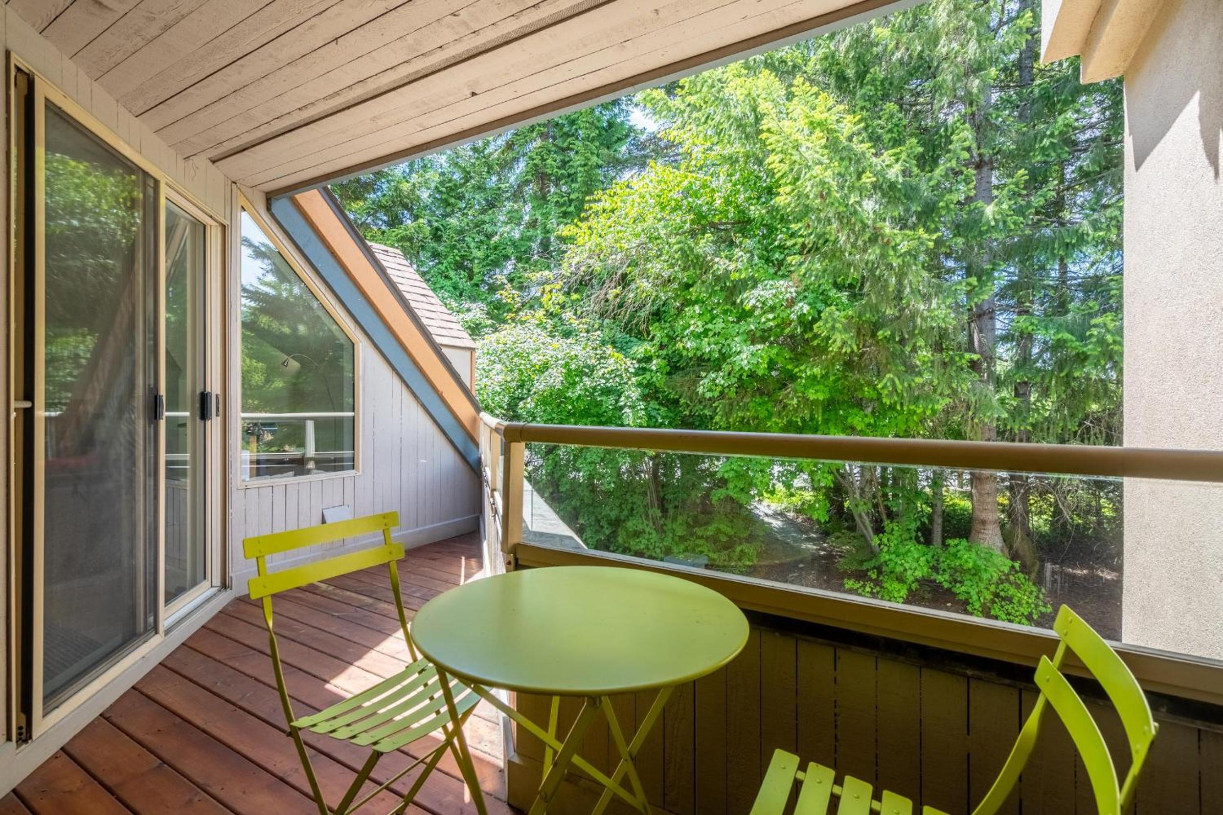 Gleneagle 9 | Stylish townhome in an excellent location near to Ski Hill and Lost Lake Park