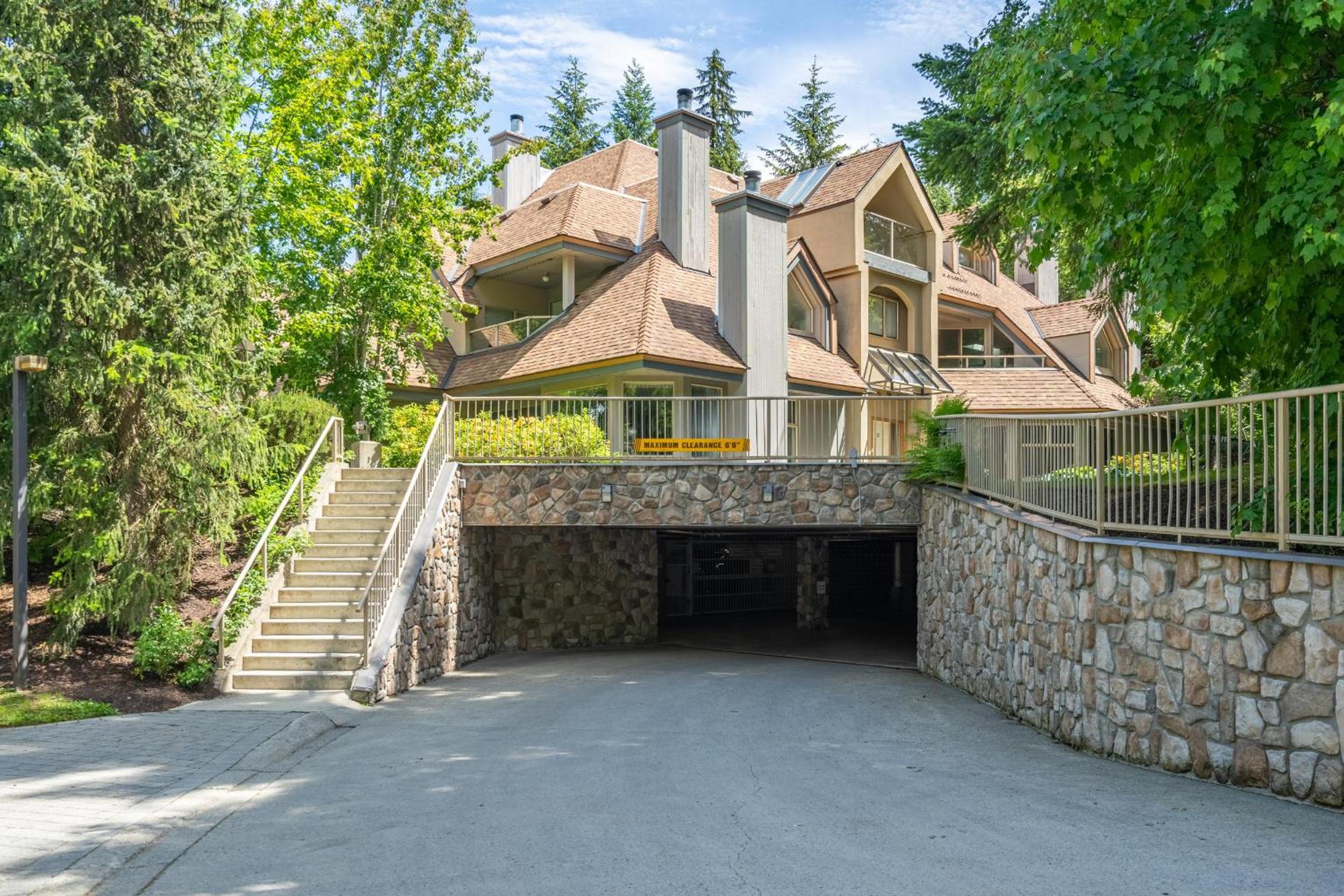 Gleneagle 9 | Stylish townhome in an excellent location near to Ski Hill and Lost Lake Park