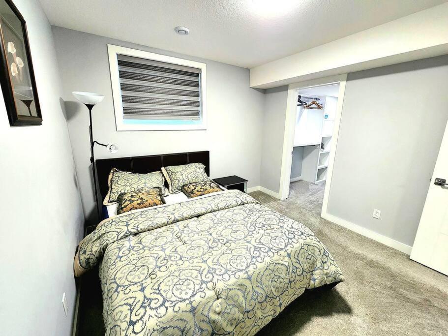 Luxurious home away from home with AC