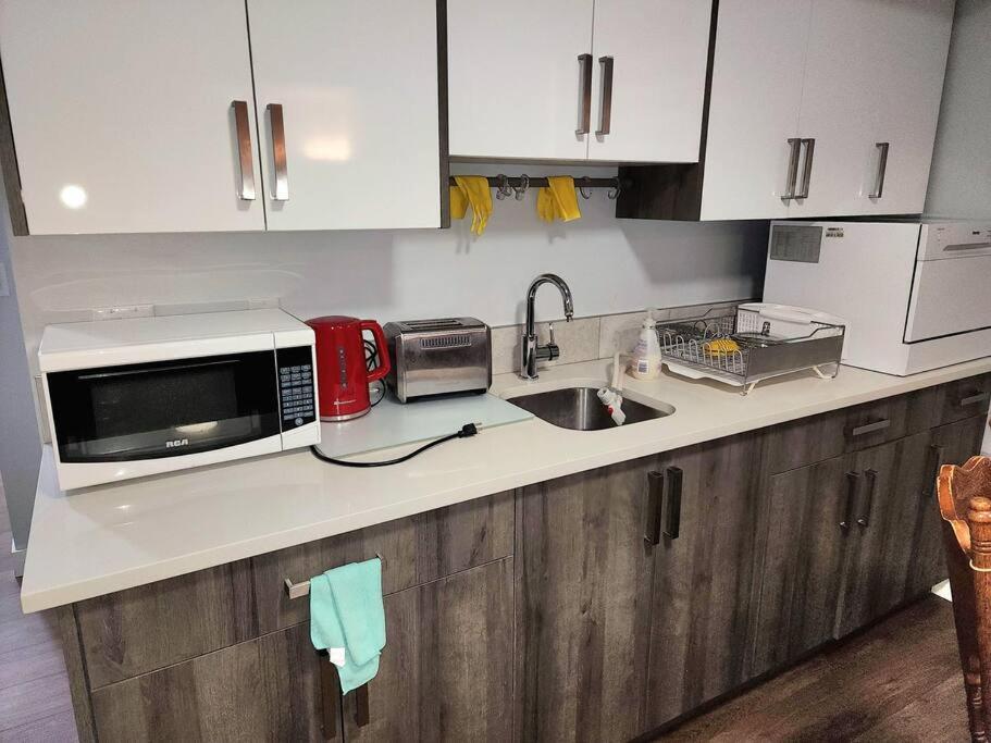 Luxurious home away from home with AC