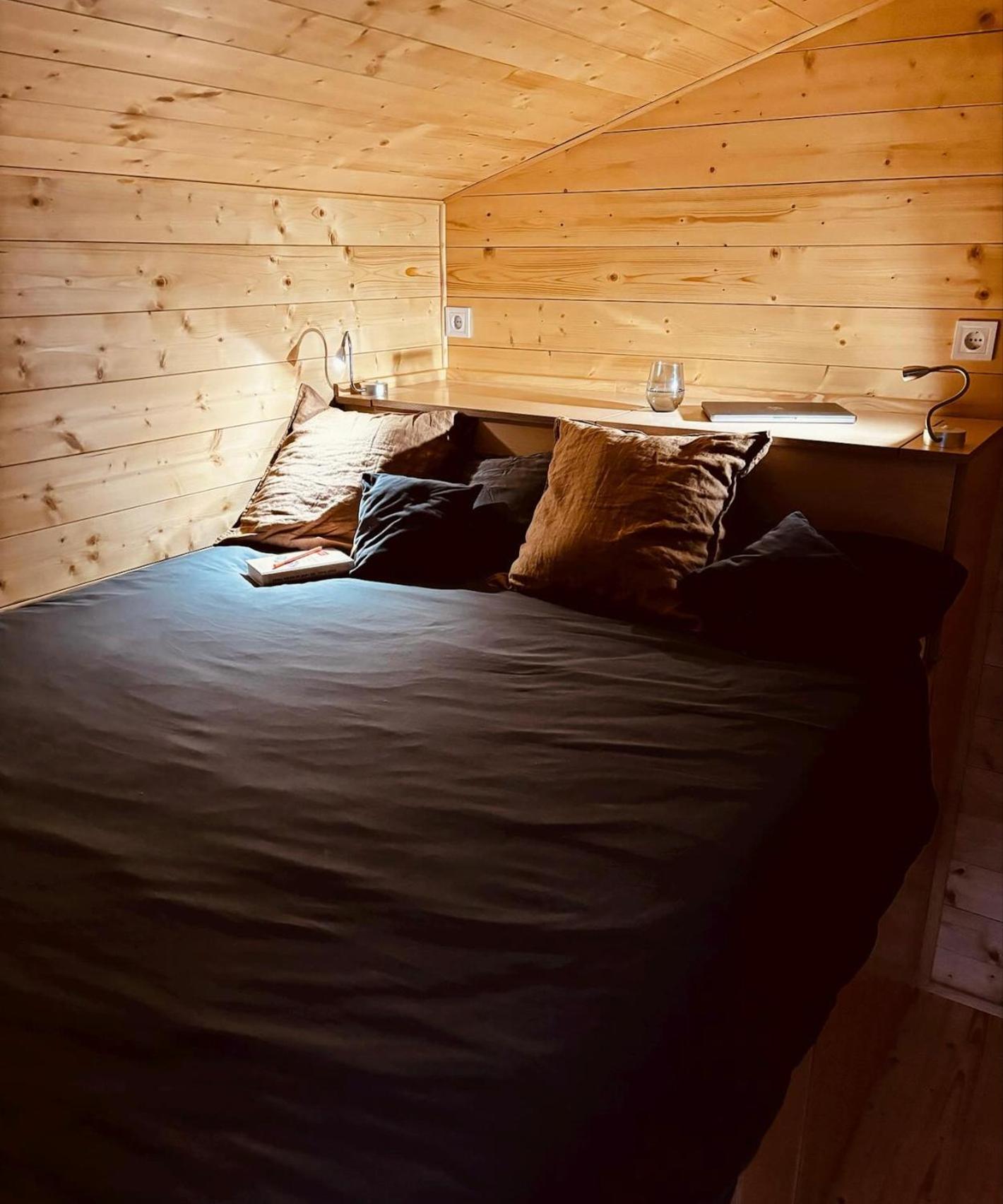 301-Tiny Hideaway