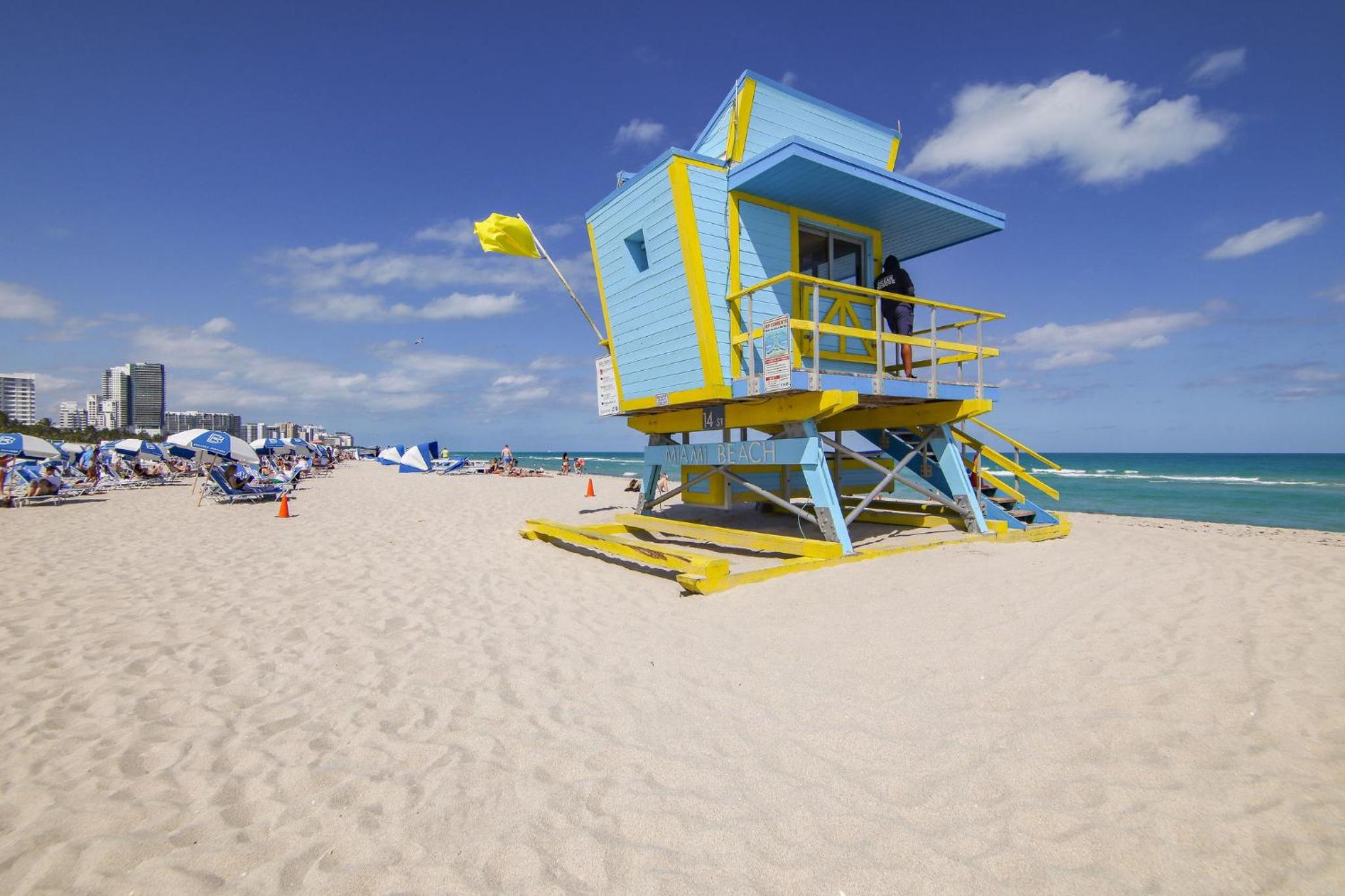 Beachfront 1 bedroom with 2 Queen Beds on Ocean Drive view 5