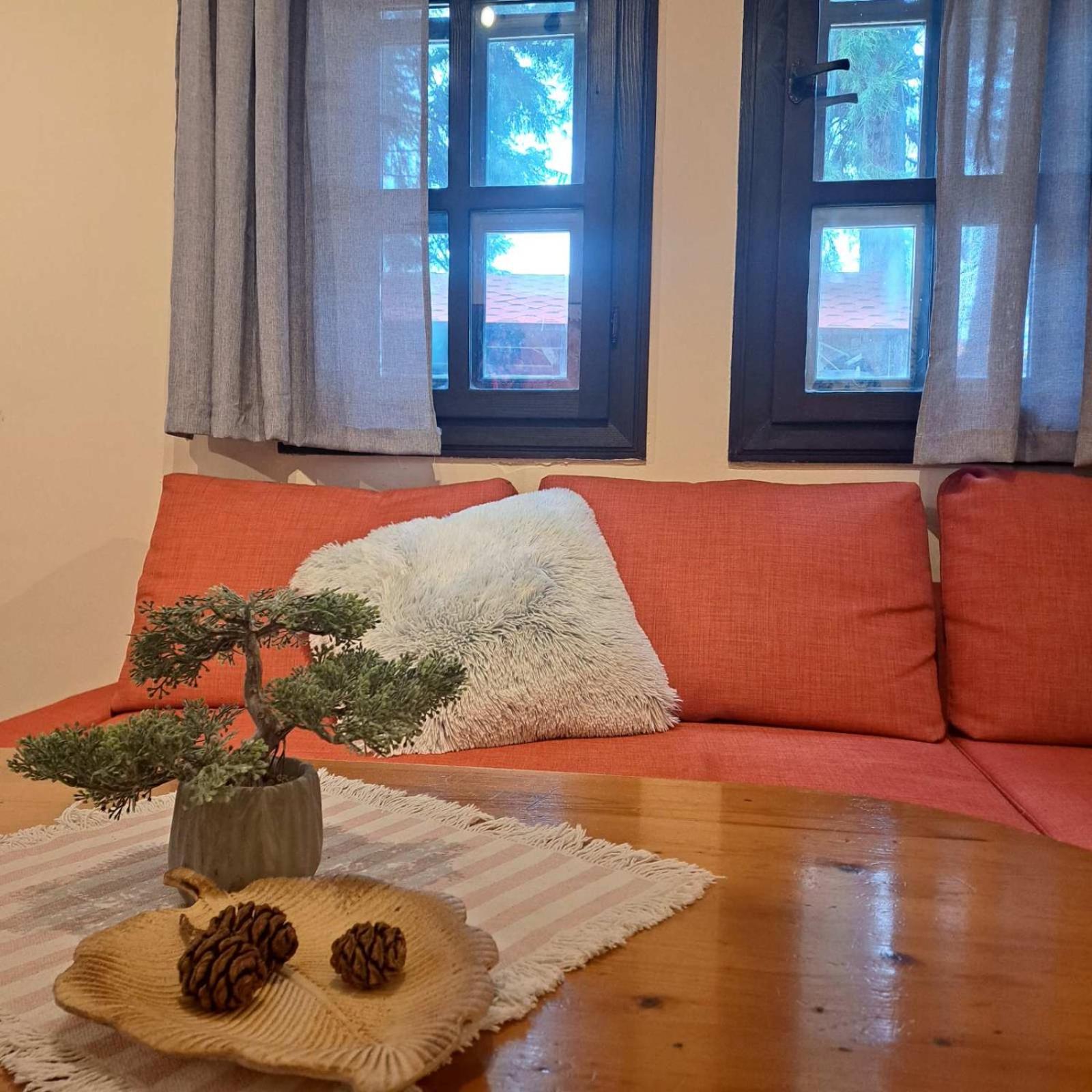 Aura house
