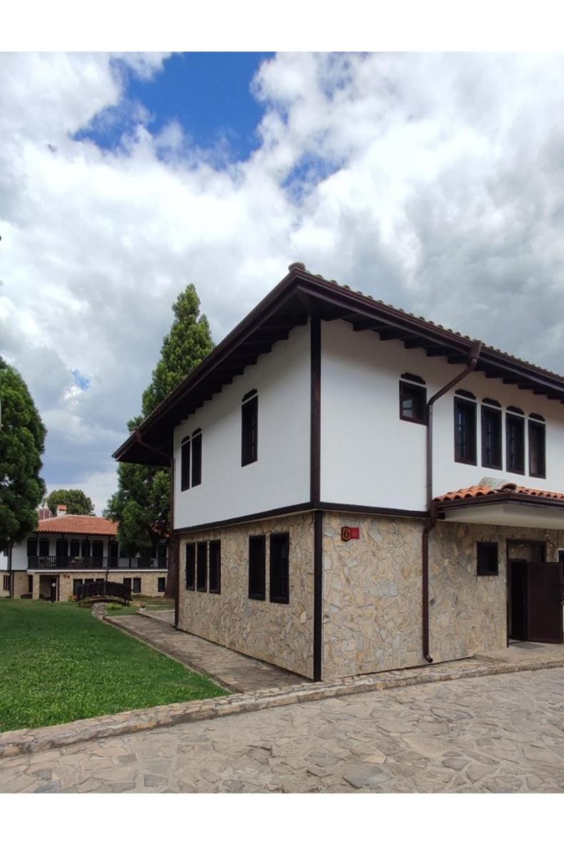 Aura house
