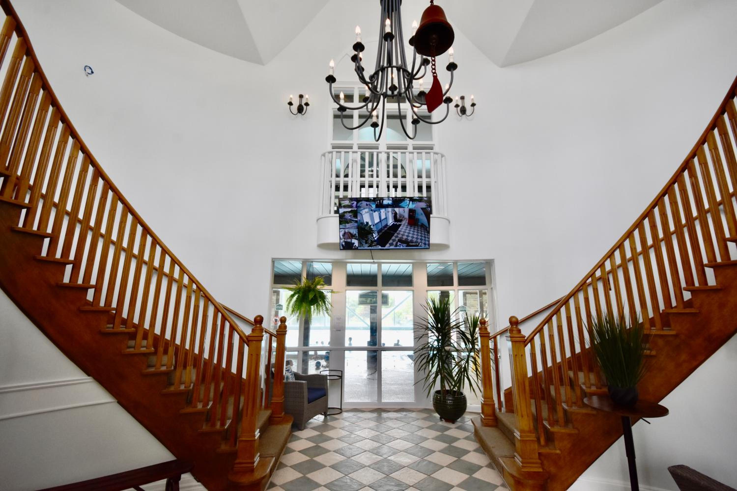 Luxury Garden View Jacuzzi Suite Pool Sauna Gym