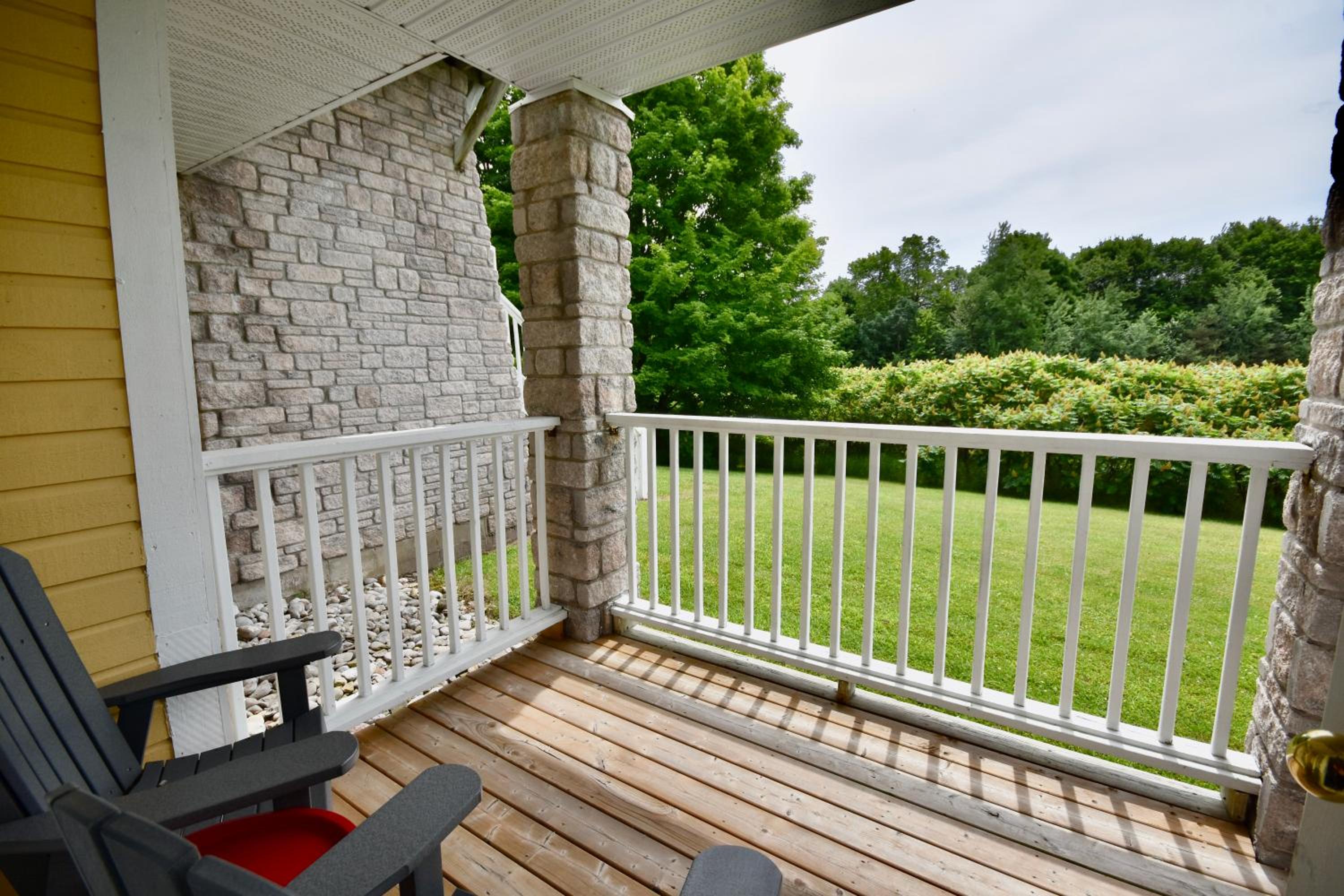 Luxury Garden View Jacuzzi Suite Pool Sauna Gym