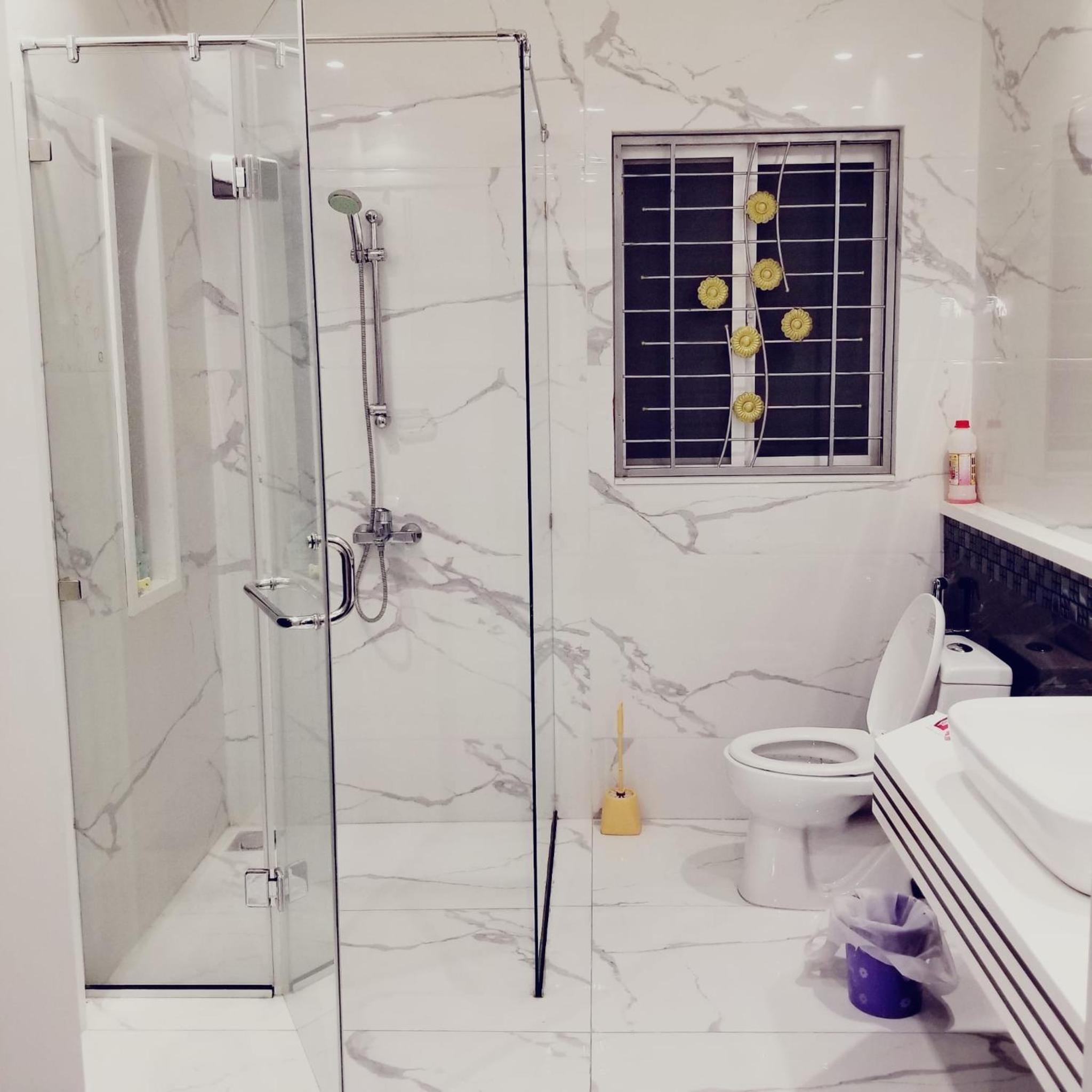 DHA 7 Lahore - Spacious well furnished 2 bedroom apartment view 2